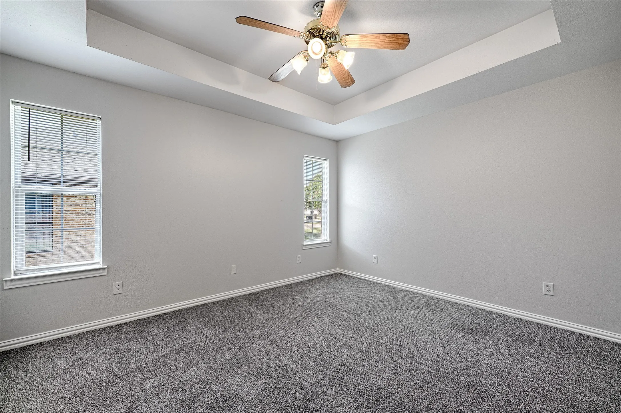 Single Family Residence For Sale in Hunt County , 5003 Canton Street, Greenville, Texas 75402, 3 Bedroom, 2 Bathroom, 2 Garage spaces, 1,343 Sqft, built in 1999, mls#21362660, Real Estate Agent in Greenville, Homes For Sale in Hunt county, Homes For Sale in Greenville, Realtor in Greenville Texas, Real Estate Brokerage Independent Realty Texas, Luminita Cordes Realtor
