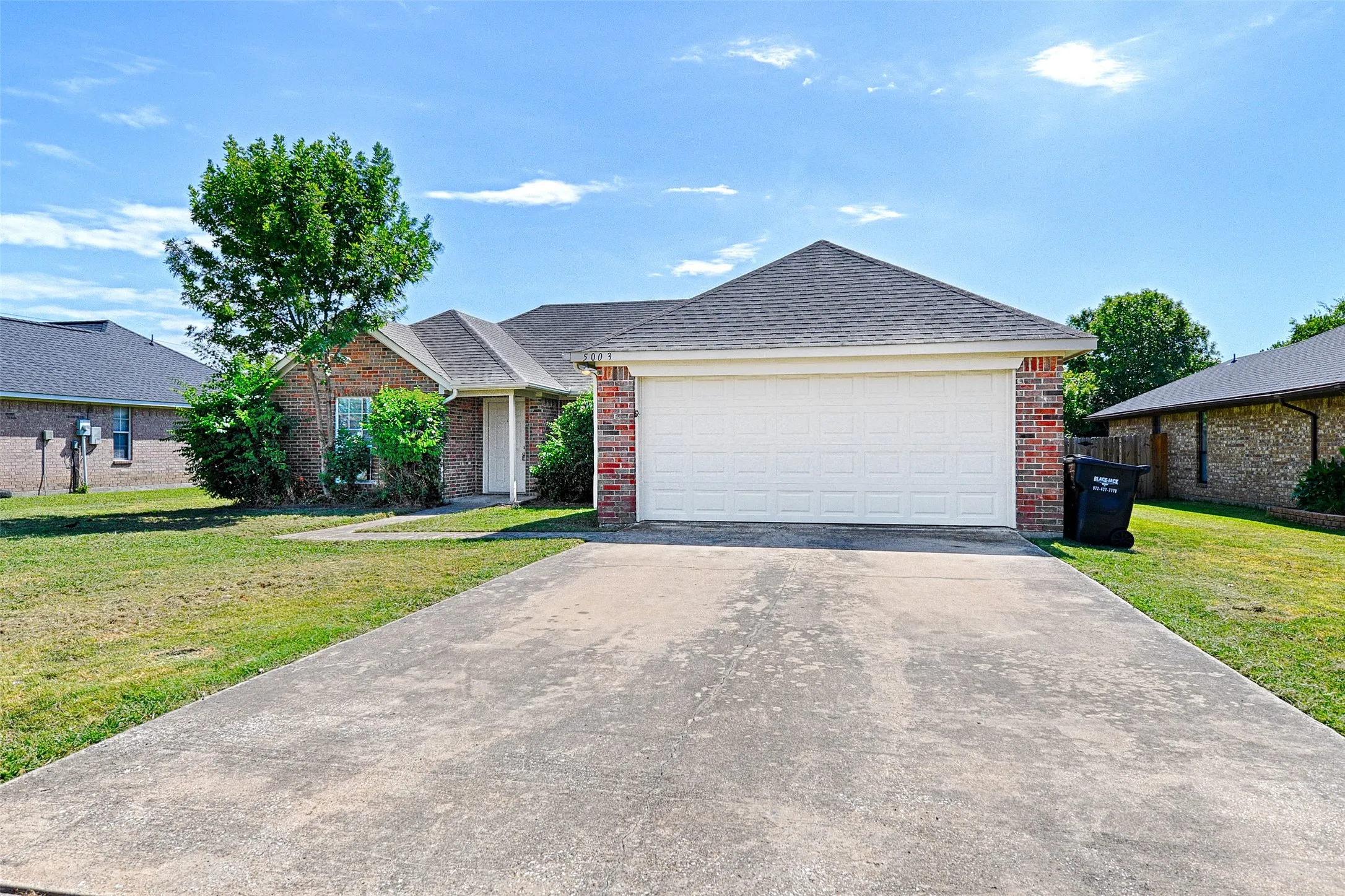 Single Family Residence For Sale in Hunt County , 5003 Canton Street, Greenville, Texas 75402, 3 Bedroom, 2 Bathroom, 2 Garage spaces, 1,343 Sqft, built in 1999, mls#21362660, Real Estate Agent in Greenville, Homes For Sale in Hunt county, Homes For Sale in Greenville, Realtor in Greenville Texas, Real Estate Brokerage Independent Realty Texas, Luminita Cordes Realtor