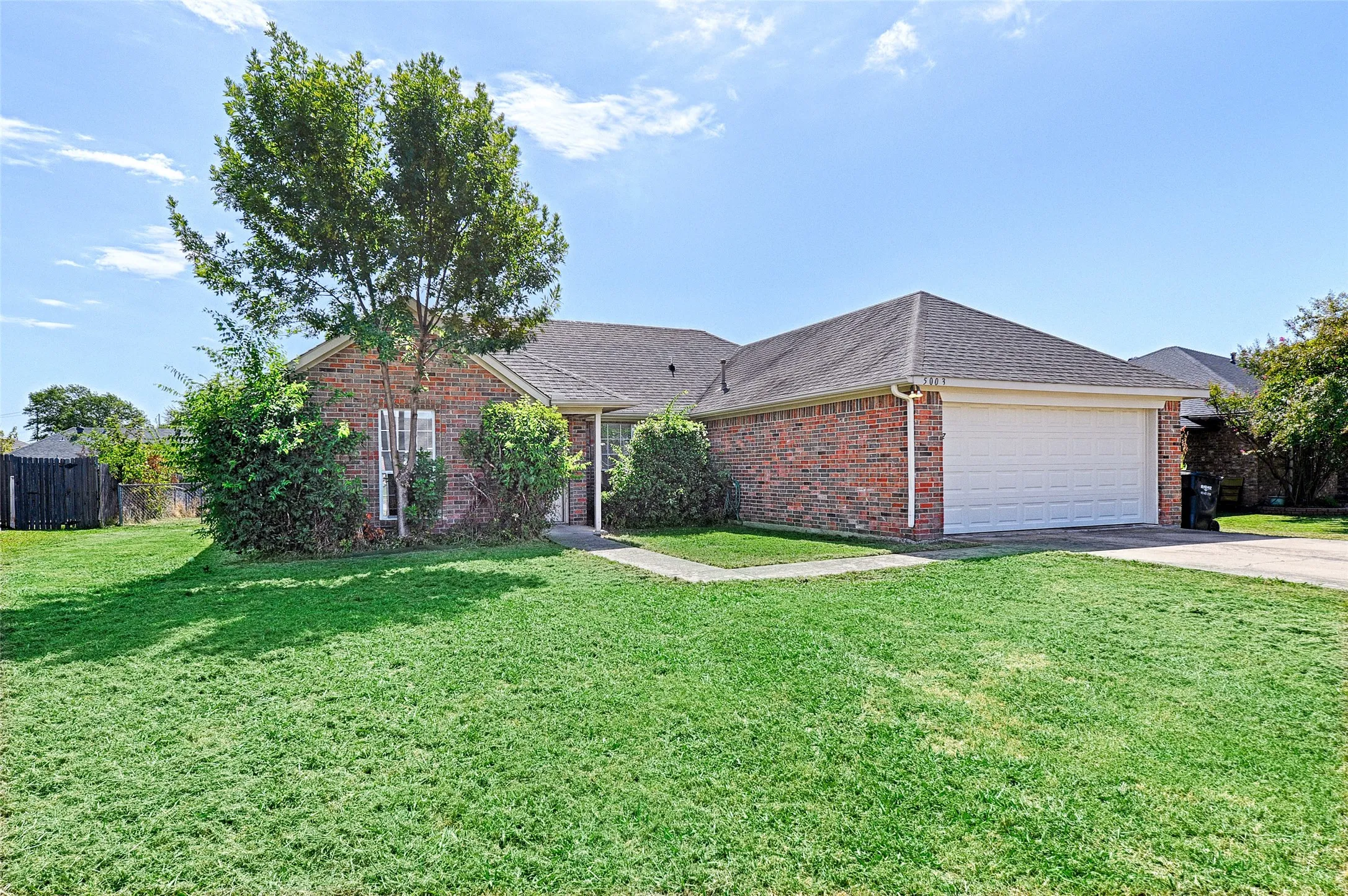 Single Family Residence For Sale in Hunt County , 5003 Canton Street, Greenville, Texas 75402, 3 Bedroom, 2 Bathroom, 2 Garage spaces, 1,343 Sqft, built in 1999, mls#21362660, Real Estate Agent in Greenville, Homes For Sale in Hunt county, Homes For Sale in Greenville, Realtor in Greenville Texas, Real Estate Brokerage Independent Realty Texas, Luminita Cordes Realtor
