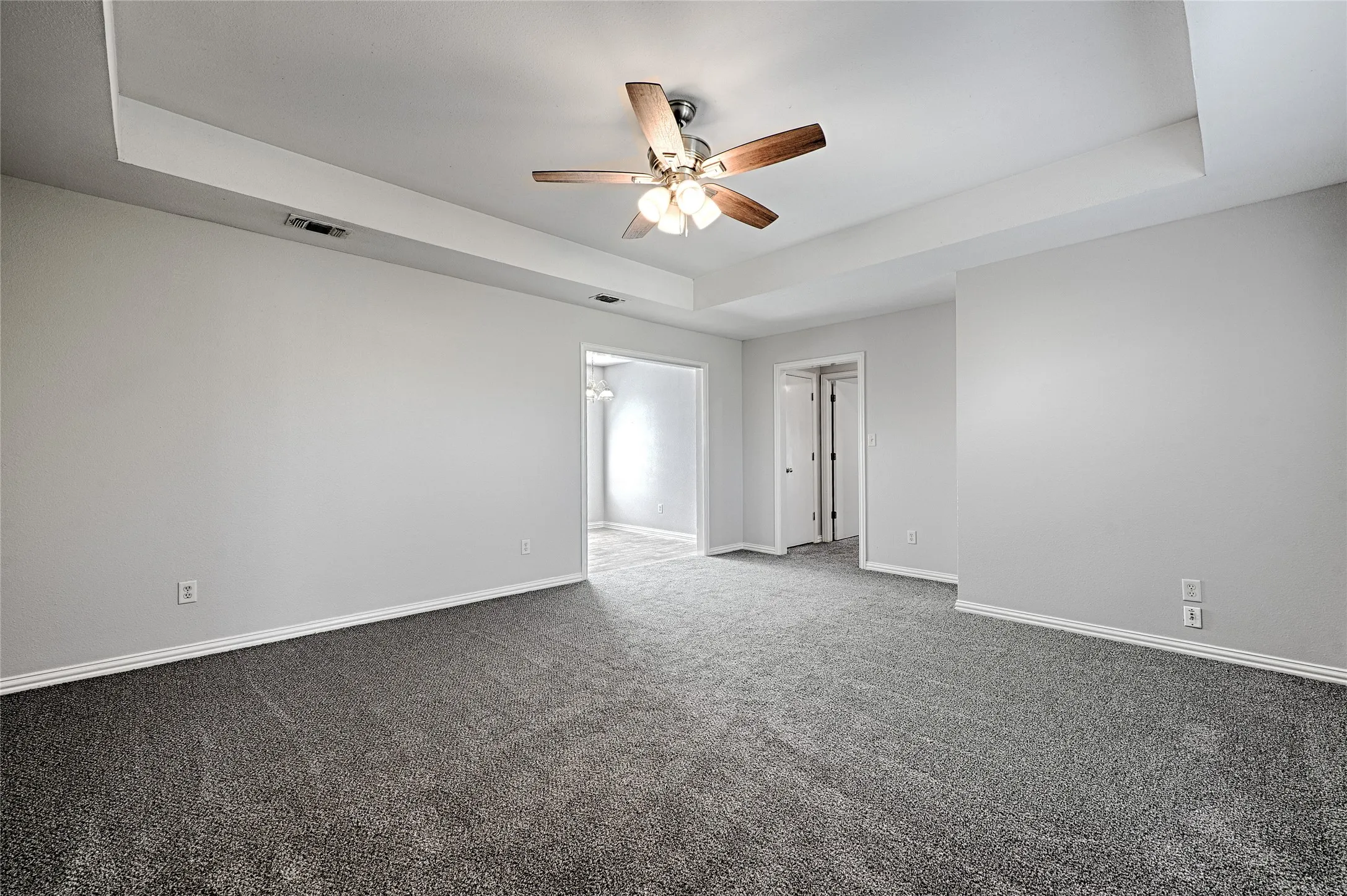 Single Family Residence For Sale in Hunt County , 5003 Canton Street, Greenville, Texas 75402, 3 Bedroom, 2 Bathroom, 2 Garage spaces, 1,343 Sqft, built in 1999, mls#21362660, Real Estate Agent in Greenville, Homes For Sale in Hunt county, Homes For Sale in Greenville, Realtor in Greenville Texas, Real Estate Brokerage Independent Realty Texas, Luminita Cordes Realtor