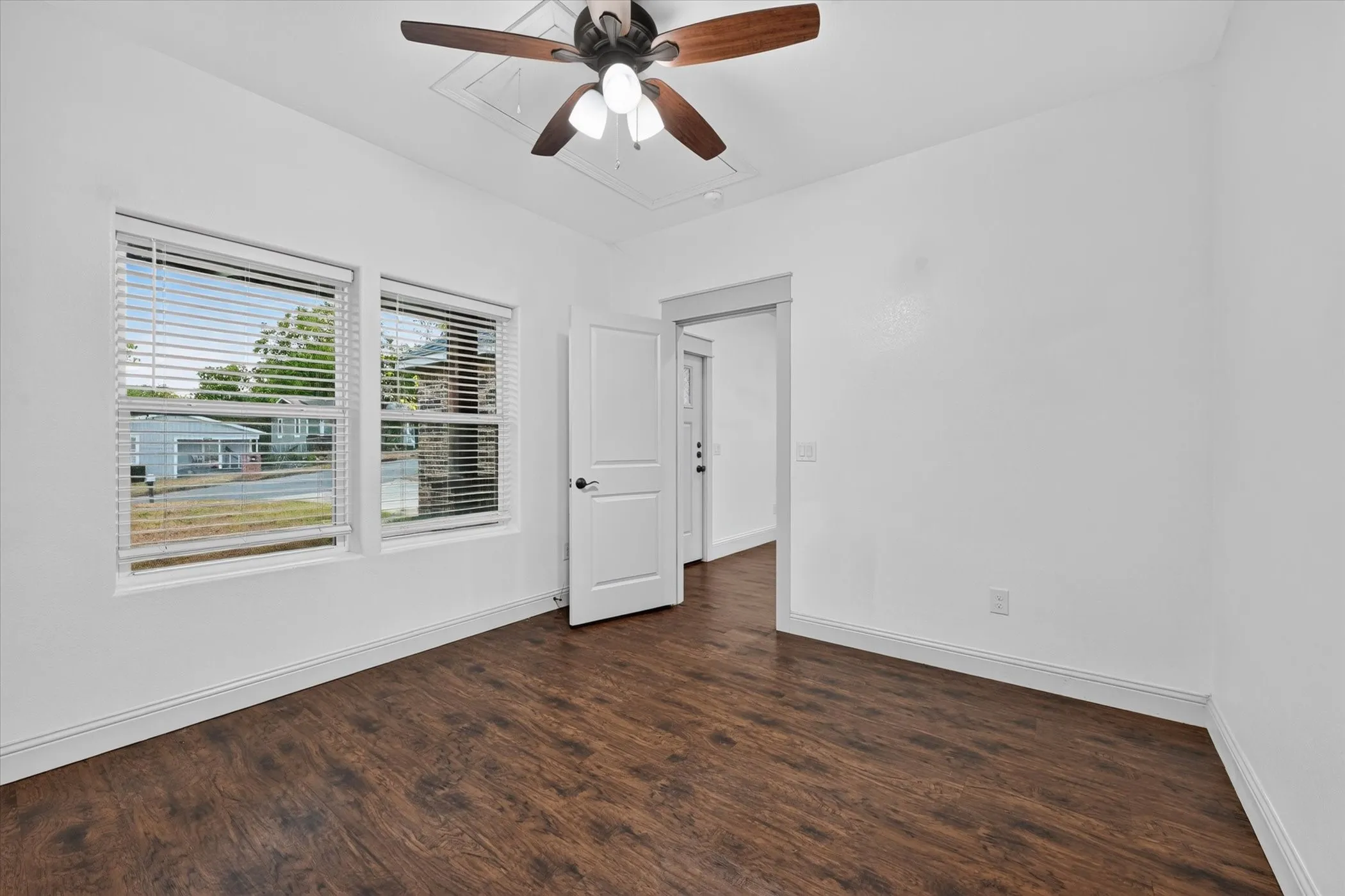 Single Family Residence For Rent in Grayson County , 1216 W Nelson Street, Denison, Texas 75020, 3 Bedroom, 2 Bathroom, 2 Garage spaces, 1,200 Sqft, built in 2019, mls#21364301, Real Estate Agent in Denison, Homes For Rent in Grayson county, Homes For Rent in Denison, Realtor in Denison Texas, Real Estate Brokerage Independent Realty Texas, Luminita Cordes Realtor