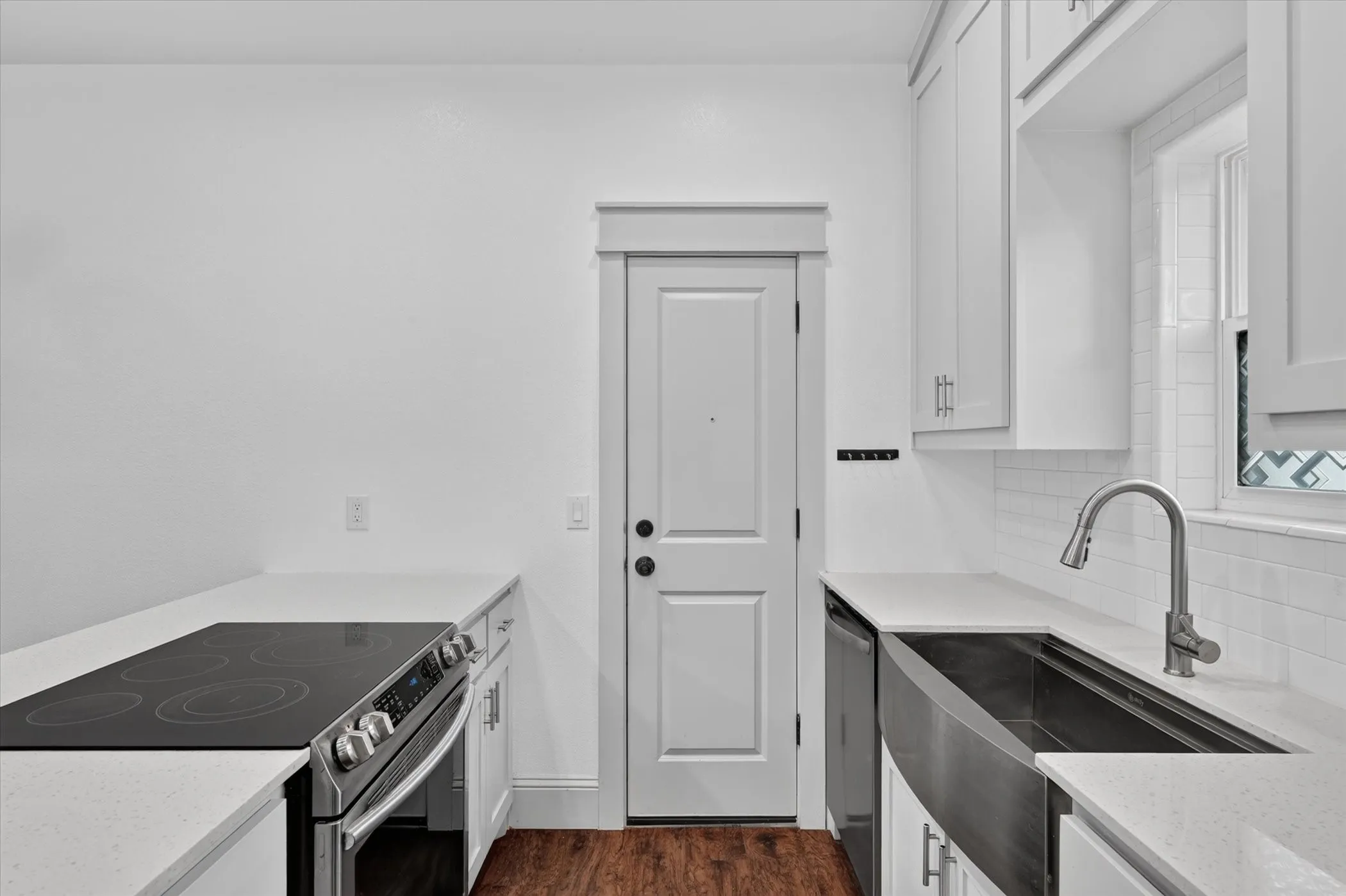 Single Family Residence For Rent in Grayson County , 1216 W Nelson Street, Denison, Texas 75020, 3 Bedroom, 2 Bathroom, 2 Garage spaces, 1,200 Sqft, built in 2019, mls#21364301, Real Estate Agent in Denison, Homes For Rent in Grayson county, Homes For Rent in Denison, Realtor in Denison Texas, Real Estate Brokerage Independent Realty Texas, Luminita Cordes Realtor