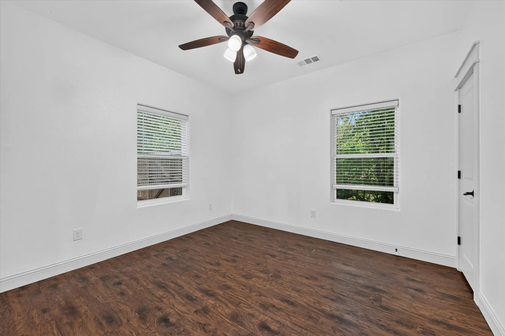 Single Family Residence For Rent in Grayson County , 1216 W Nelson Street, Denison, Texas 75020, 3 Bedroom, 2 Bathroom, 2 Garage spaces, 1,200 Sqft, built in 2019, mls#21364301, Real Estate Agent in Denison, Homes For Rent in Grayson county, Homes For Rent in Denison, Realtor in Denison Texas, Real Estate Brokerage Independent Realty Texas, Luminita Cordes Realtor
