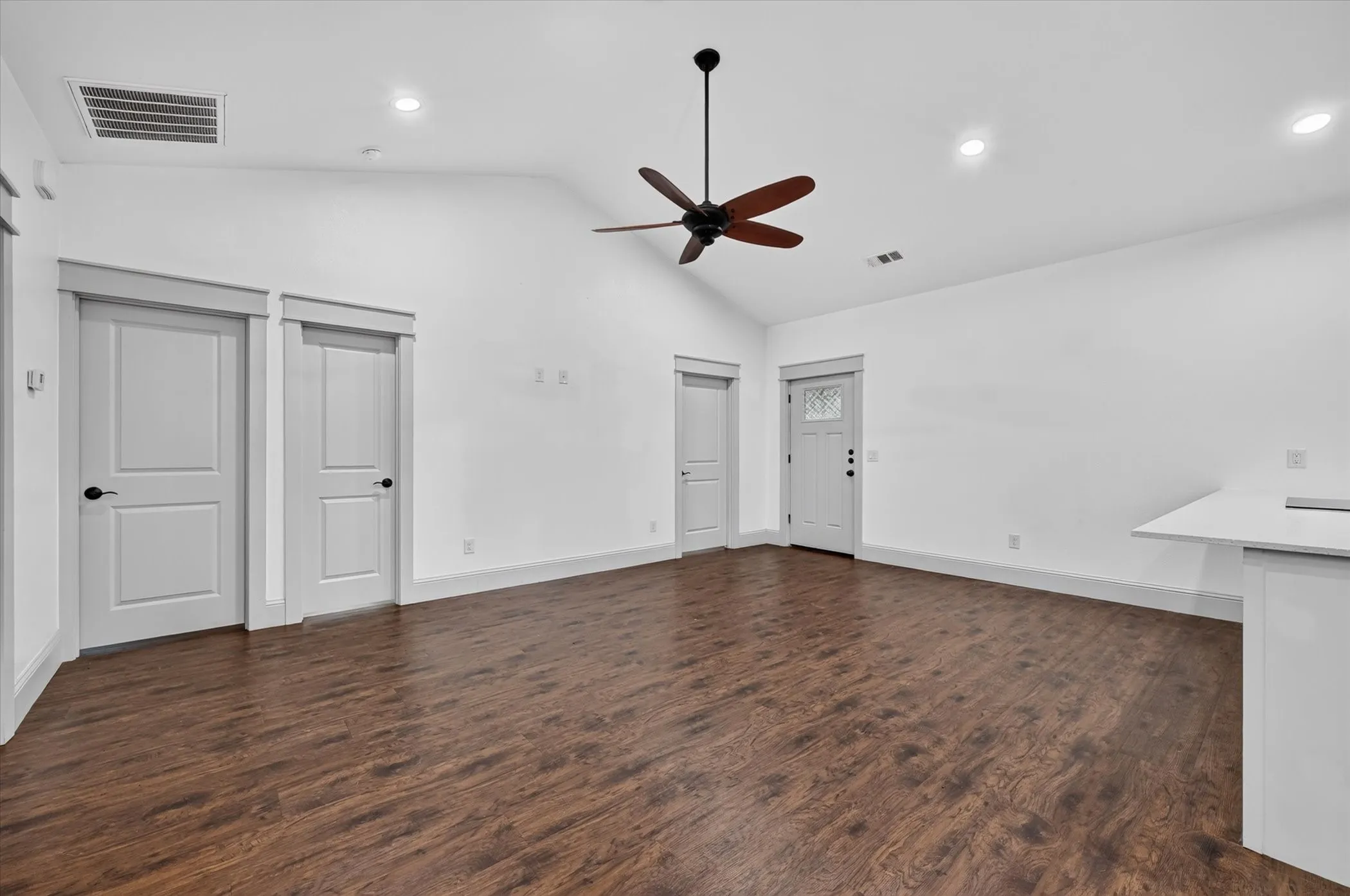 Single Family Residence For Rent in Grayson County , 1216 W Nelson Street, Denison, Texas 75020, 3 Bedroom, 2 Bathroom, 2 Garage spaces, 1,200 Sqft, built in 2019, mls#21364301, Real Estate Agent in Denison, Homes For Rent in Grayson county, Homes For Rent in Denison, Realtor in Denison Texas, Real Estate Brokerage Independent Realty Texas, Luminita Cordes Realtor