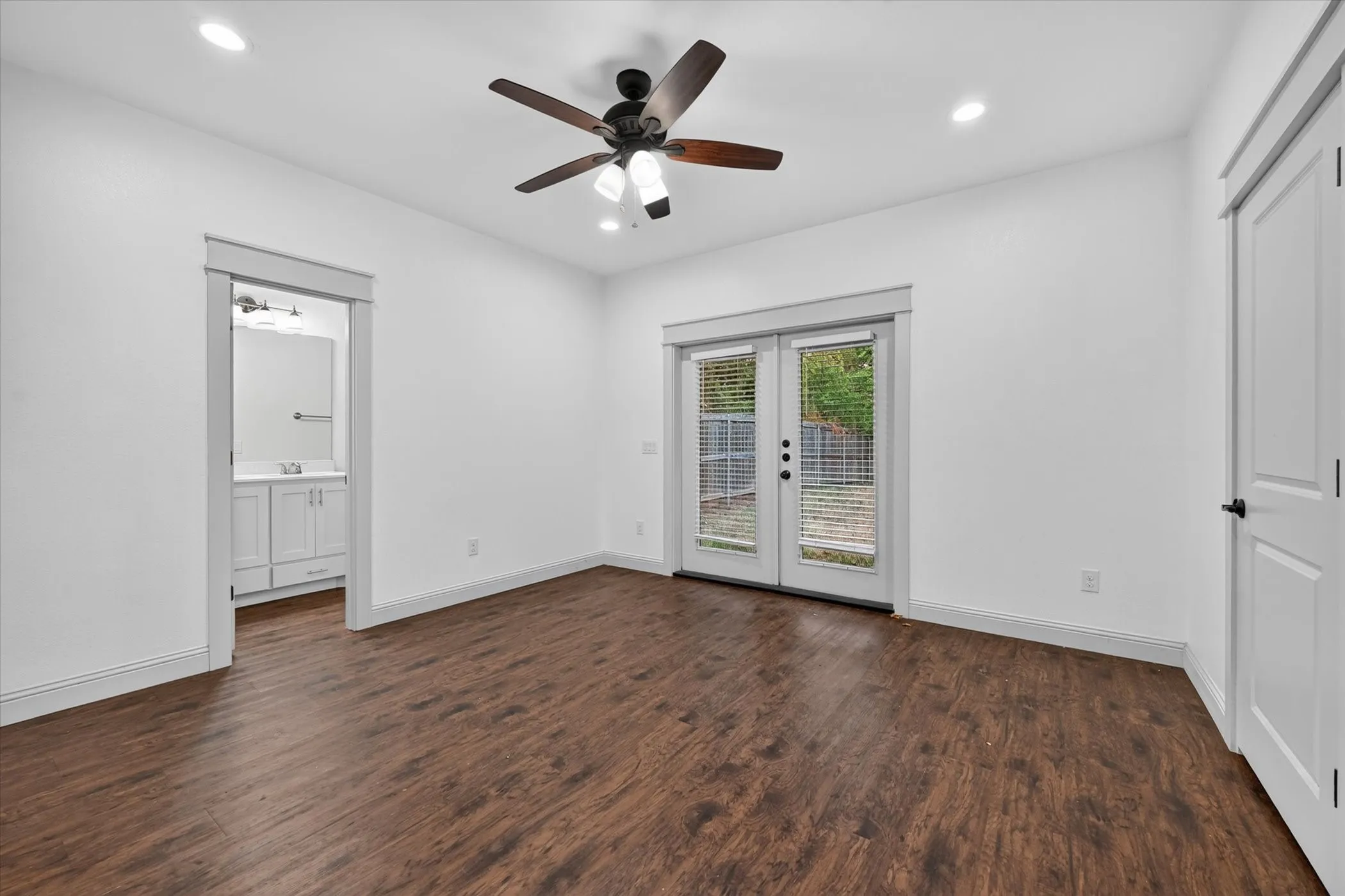 Single Family Residence For Rent in Grayson County , 1216 W Nelson Street, Denison, Texas 75020, 3 Bedroom, 2 Bathroom, 2 Garage spaces, 1,200 Sqft, built in 2019, mls#21364301, Real Estate Agent in Denison, Homes For Rent in Grayson county, Homes For Rent in Denison, Realtor in Denison Texas, Real Estate Brokerage Independent Realty Texas, Luminita Cordes Realtor