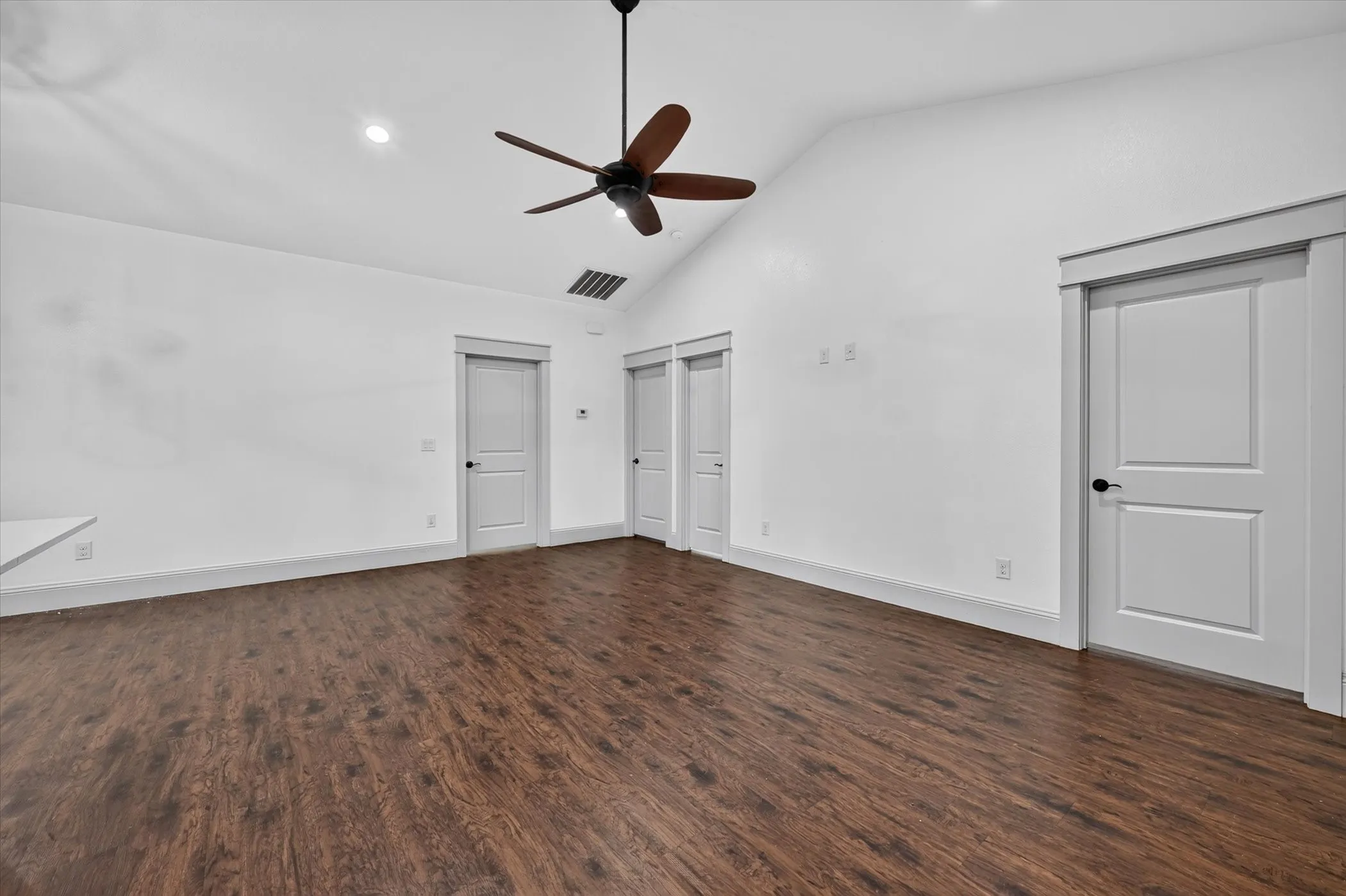 Single Family Residence For Rent in Grayson County , 1216 W Nelson Street, Denison, Texas 75020, 3 Bedroom, 2 Bathroom, 2 Garage spaces, 1,200 Sqft, built in 2019, mls#21364301, Real Estate Agent in Denison, Homes For Rent in Grayson county, Homes For Rent in Denison, Realtor in Denison Texas, Real Estate Brokerage Independent Realty Texas, Luminita Cordes Realtor