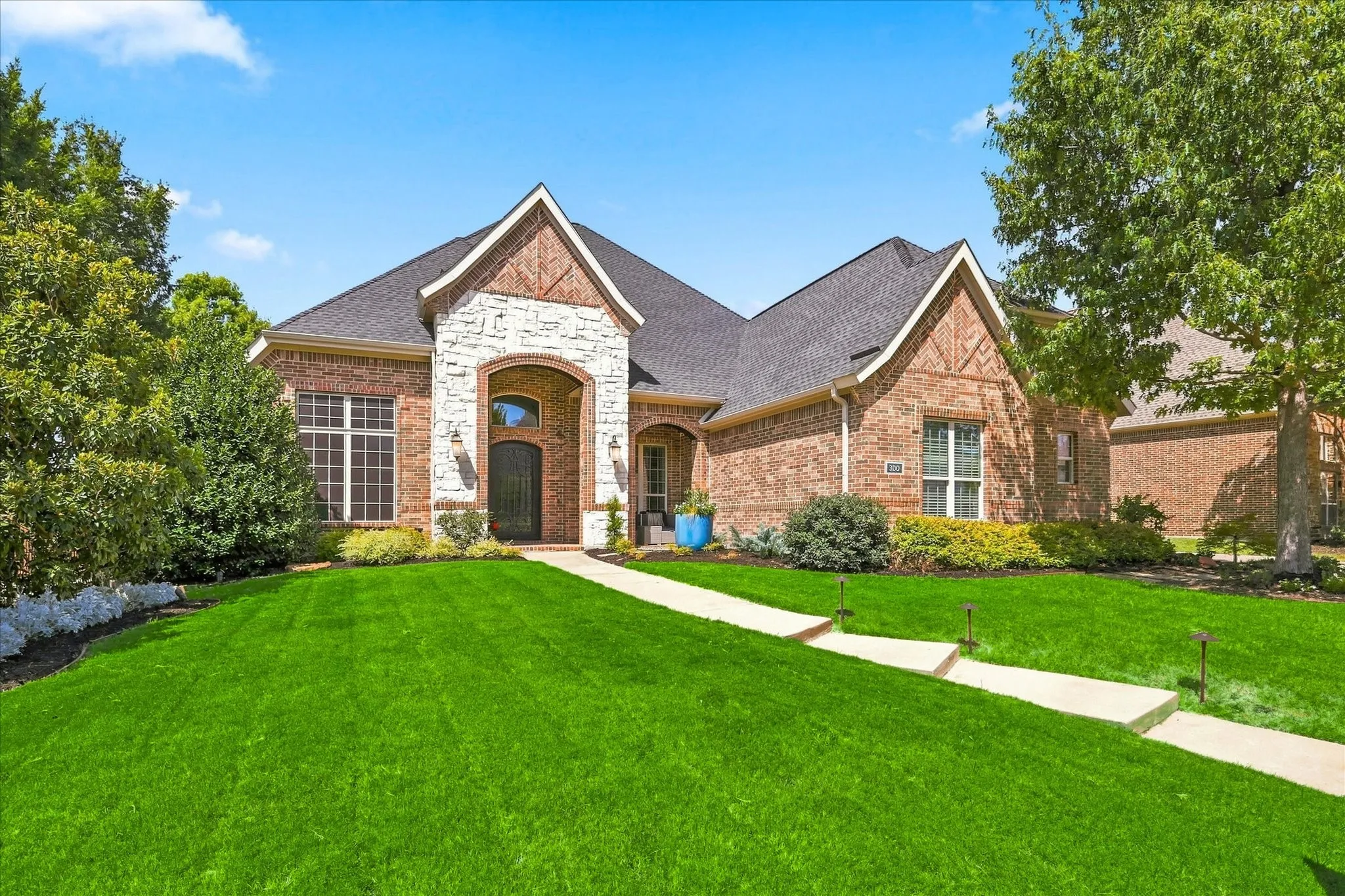 Single Family Residence For Sale in Tarrant County , 300 Hawks Ridge Trail, Colleyville, Texas 76034, 4 Bedroom, 4 Bathroom, 3 Garage spaces, 3,232 Sqft, built in 2013, mls#21361777, Real Estate Agent in Colleyville, Homes For Sale in Tarrant county, Homes For Sale in Colleyville, Realtor in Colleyville Texas, Real Estate Brokerage Independent Realty Texas, Luminita Cordes Realtor