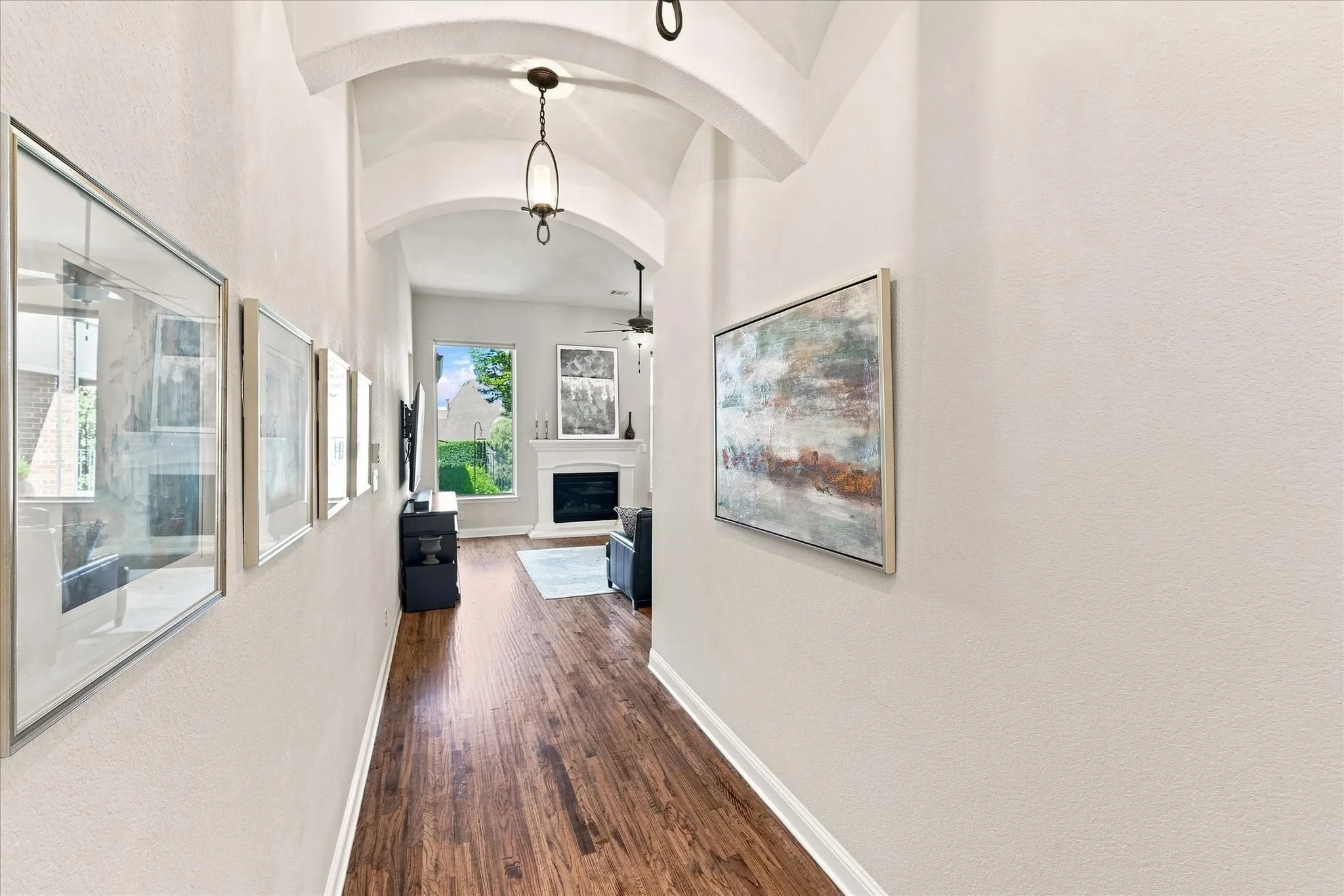Single Family Residence For Sale in Tarrant County , 300 Hawks Ridge Trail, Colleyville, Texas 76034, 4 Bedroom, 4 Bathroom, 3 Garage spaces, 3,232 Sqft, built in 2013, mls#21361777, Real Estate Agent in Colleyville, Homes For Sale in Tarrant county, Homes For Sale in Colleyville, Realtor in Colleyville Texas, Real Estate Brokerage Independent Realty Texas, Luminita Cordes Realtor