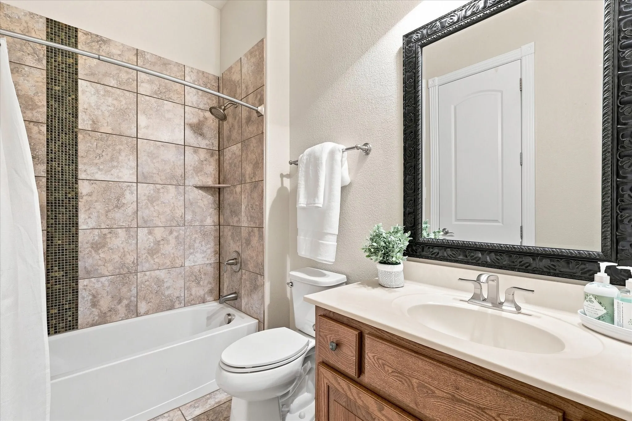 Single Family Residence For Sale in Tarrant County , 300 Hawks Ridge Trail, Colleyville, Texas 76034, 4 Bedroom, 4 Bathroom, 3 Garage spaces, 3,232 Sqft, built in 2013, mls#21361777, Real Estate Agent in Colleyville, Homes For Sale in Tarrant county, Homes For Sale in Colleyville, Realtor in Colleyville Texas, Real Estate Brokerage Independent Realty Texas, Luminita Cordes Realtor