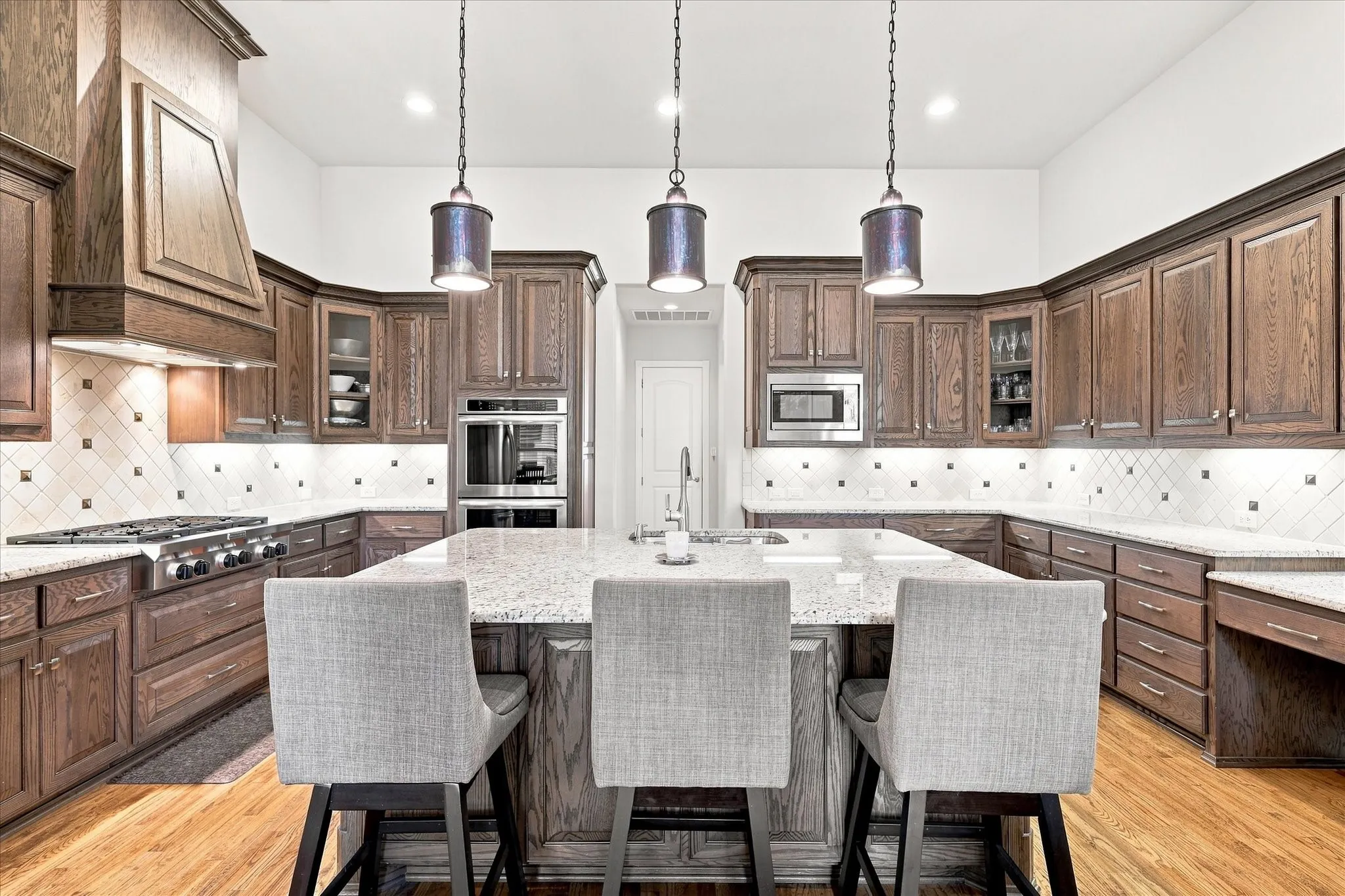 Single Family Residence For Sale in Tarrant County , 300 Hawks Ridge Trail, Colleyville, Texas 76034, 4 Bedroom, 4 Bathroom, 3 Garage spaces, 3,232 Sqft, built in 2013, mls#21361777, Real Estate Agent in Colleyville, Homes For Sale in Tarrant county, Homes For Sale in Colleyville, Realtor in Colleyville Texas, Real Estate Brokerage Independent Realty Texas, Luminita Cordes Realtor