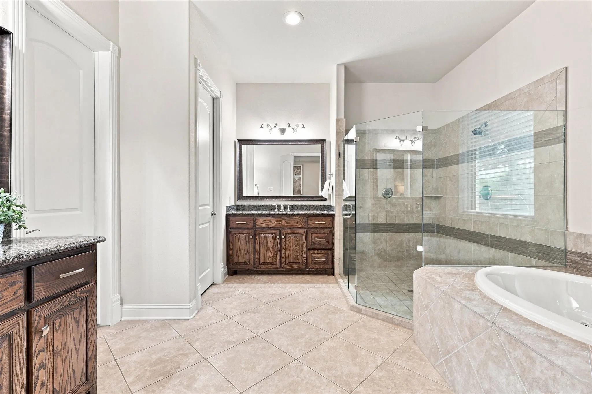 Single Family Residence For Sale in Tarrant County , 300 Hawks Ridge Trail, Colleyville, Texas 76034, 4 Bedroom, 4 Bathroom, 3 Garage spaces, 3,232 Sqft, built in 2013, mls#21361777, Real Estate Agent in Colleyville, Homes For Sale in Tarrant county, Homes For Sale in Colleyville, Realtor in Colleyville Texas, Real Estate Brokerage Independent Realty Texas, Luminita Cordes Realtor