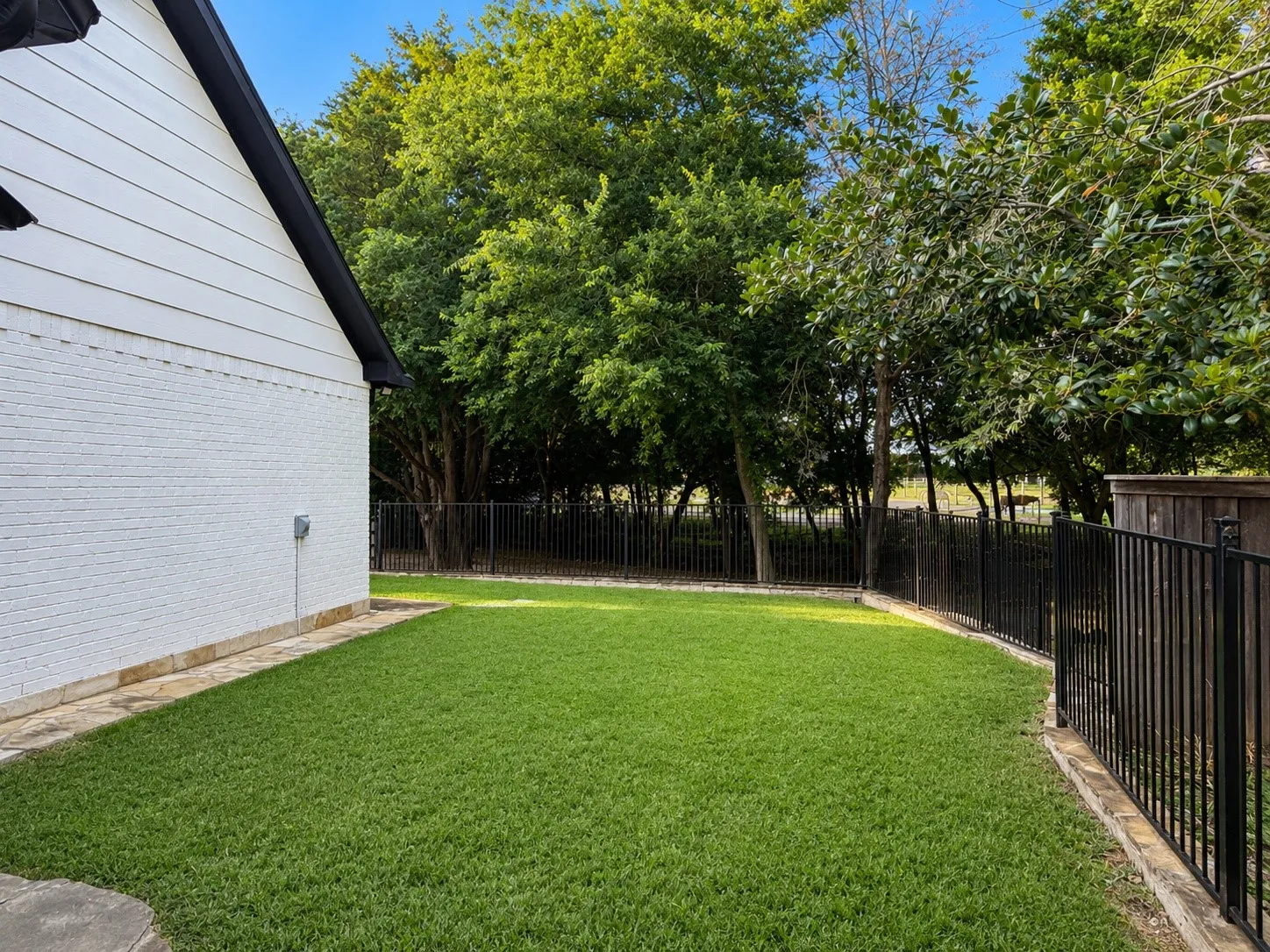 Single Family Residence For Sale in Collin County , 1606 Sam Rayburn Highway, Melissa, Texas 75454, 4 Bedroom, 5 Bathroom, 2 Garage spaces, 3,829 Sqft, built in 2001, mls#21361045, Real Estate Agent in Melissa, Homes For Sale in Collin county, Homes For Sale in Melissa, Realtor in Melissa Texas, Real Estate Brokerage Independent Realty Texas, Luminita Cordes Realtor