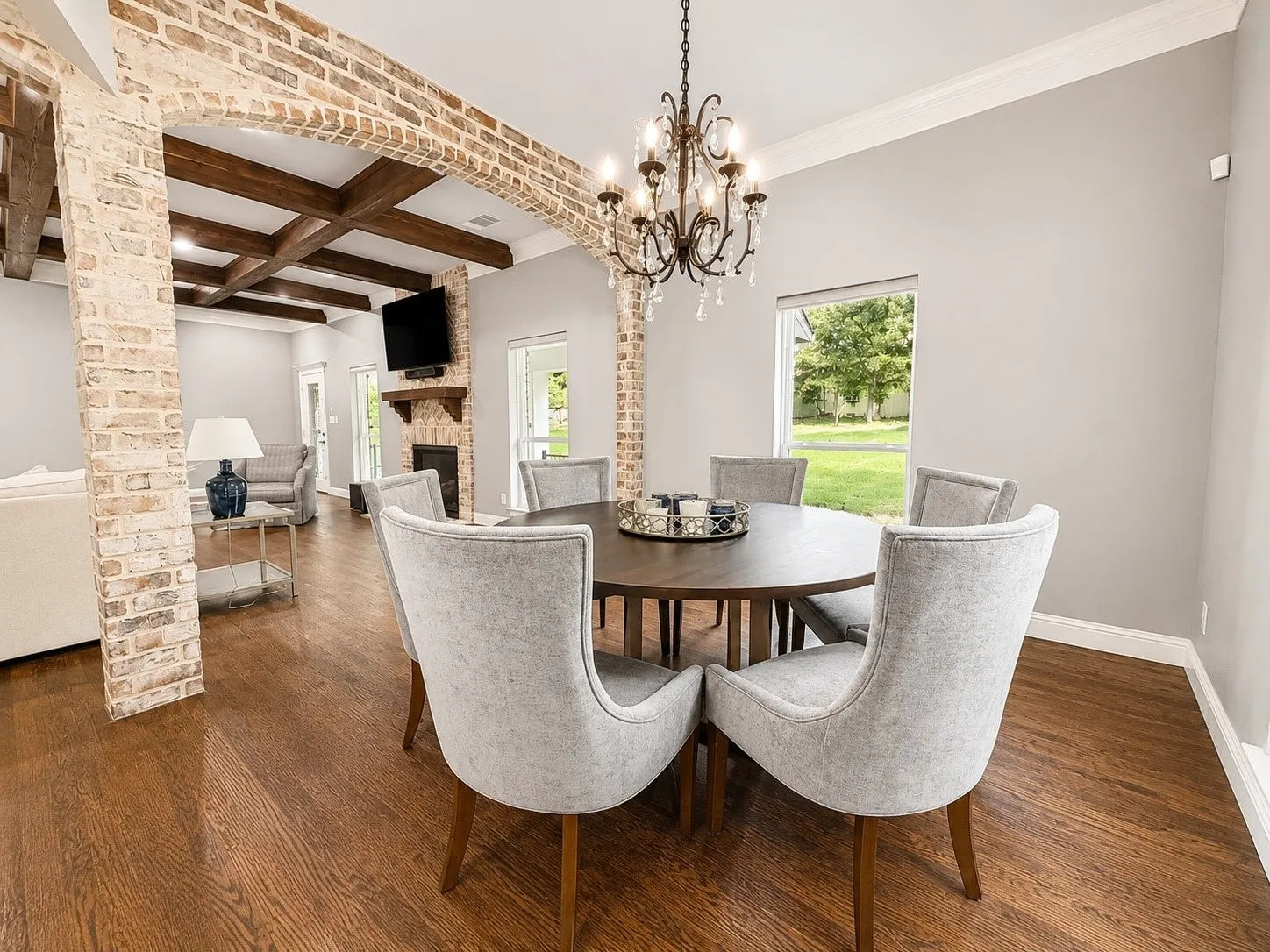Single Family Residence For Sale in Collin County , 1606 Sam Rayburn Highway, Melissa, Texas 75454, 4 Bedroom, 5 Bathroom, 2 Garage spaces, 3,829 Sqft, built in 2001, mls#21361045, Real Estate Agent in Melissa, Homes For Sale in Collin county, Homes For Sale in Melissa, Realtor in Melissa Texas, Real Estate Brokerage Independent Realty Texas, Luminita Cordes Realtor