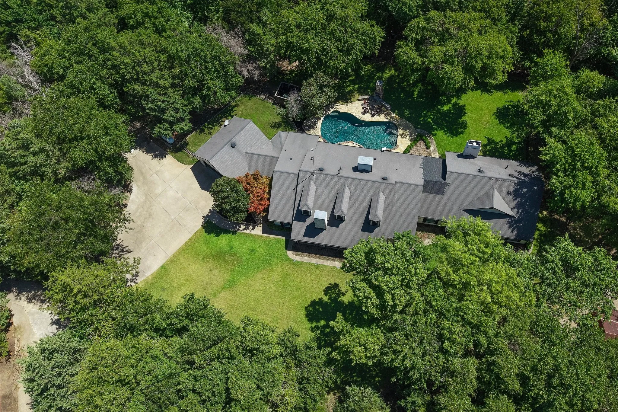 Single Family Residence For Sale in Collin County , 1606 Sam Rayburn Highway, Melissa, Texas 75454, 4 Bedroom, 5 Bathroom, 2 Garage spaces, 3,829 Sqft, built in 2001, mls#21361045, Real Estate Agent in Melissa, Homes For Sale in Collin county, Homes For Sale in Melissa, Realtor in Melissa Texas, Real Estate Brokerage Independent Realty Texas, Luminita Cordes Realtor