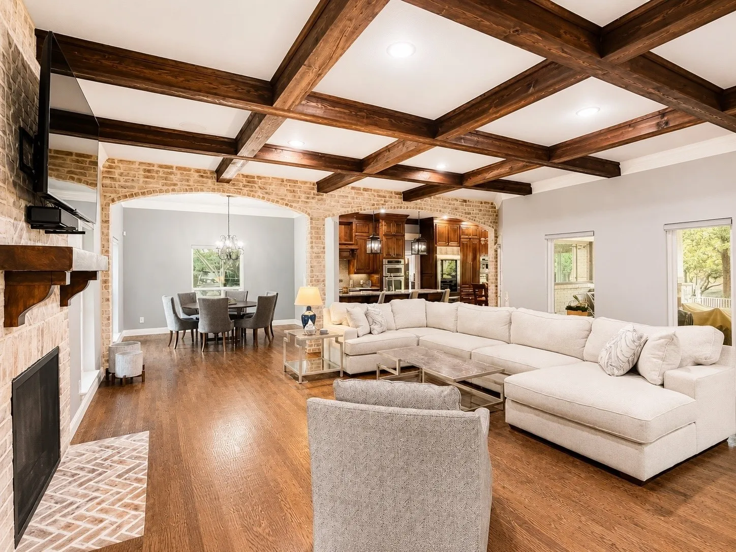Single Family Residence For Sale in Collin County , 1606 Sam Rayburn Highway, Melissa, Texas 75454, 4 Bedroom, 5 Bathroom, 2 Garage spaces, 3,829 Sqft, built in 2001, mls#21361045, Real Estate Agent in Melissa, Homes For Sale in Collin county, Homes For Sale in Melissa, Realtor in Melissa Texas, Real Estate Brokerage Independent Realty Texas, Luminita Cordes Realtor
