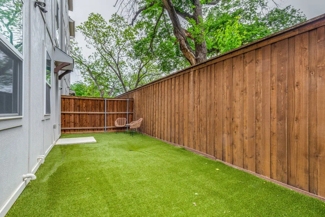 First floor private yard.