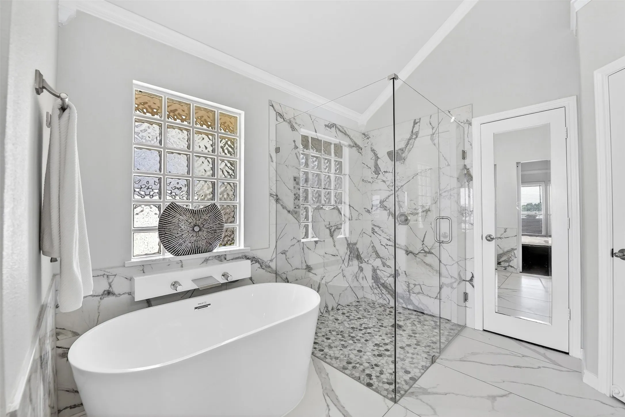 Very large and open ensuite primary bathroom