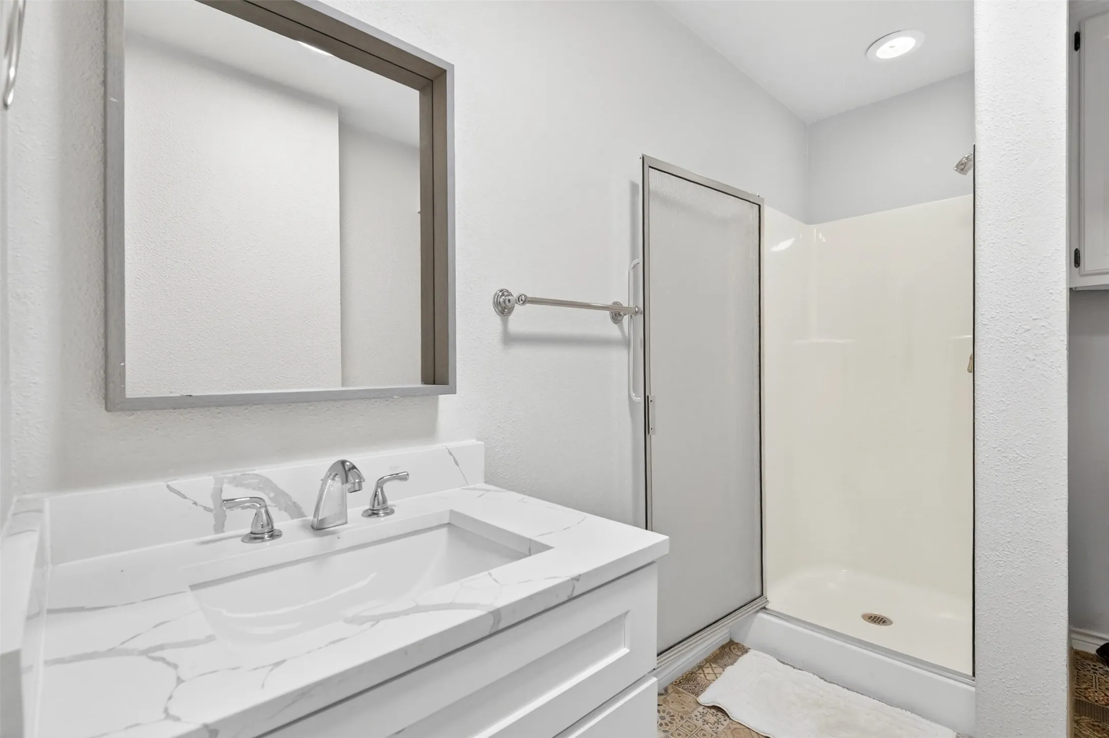 Single Family Residence For Rent in Hood County , 4508 Chavez Court, Granbury, Texas 76048, 5 Bedroom, 3 Bathroom, 2 Garage spaces, 2,773 Sqft, built in 1996, Price $4,995, mls#21363992, Real Estate Agent in Granbury, Homes For Rent in Hood county, Homes For Rent in Granbury, Realtor in Granbury Texas, Real Estate Brokerage Independent Realty Texas, Luminita Cordes Realtor