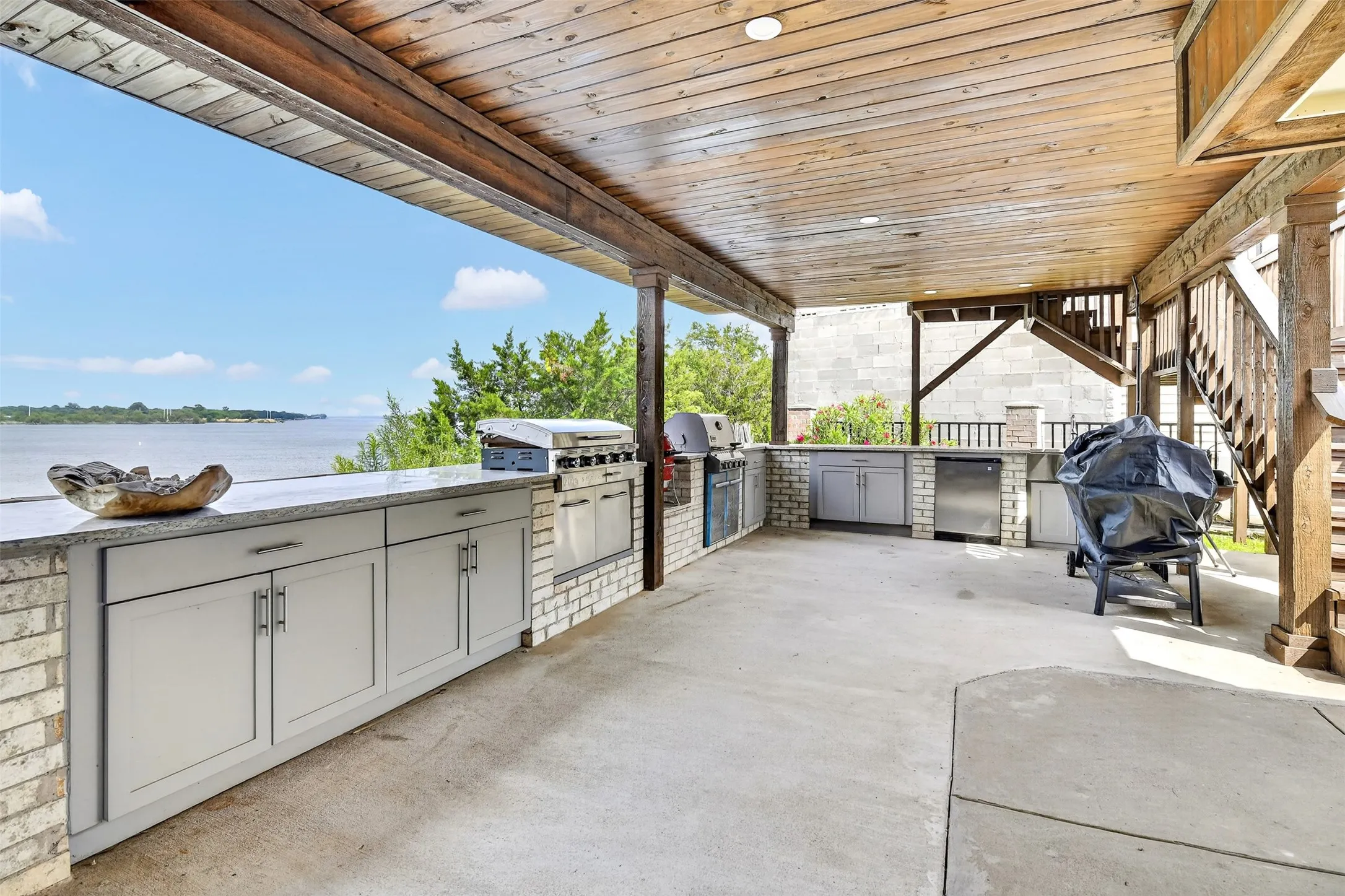 Large outdoor cooking area perfect for large gatherings