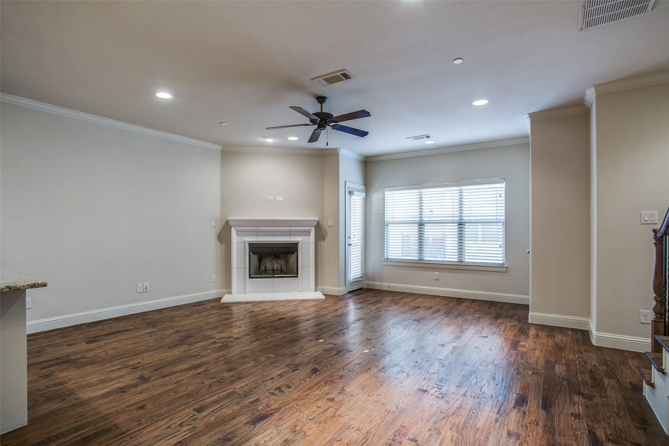 Townhouse For Rent in Dallas County , 6136 Oram Street 2, Dallas, Texas 75206, 2 Bedroom, 3 Bathroom, 2 Garage spaces, 1,579 Sqft, built in 2014, mls#21364310, Real Estate Agent in Dallas, Homes For Rent in Dallas county, Homes For Rent in Dallas, Realtor in Dallas Texas, Real Estate Brokerage Independent Realty Texas, Luminita Cordes Realtor