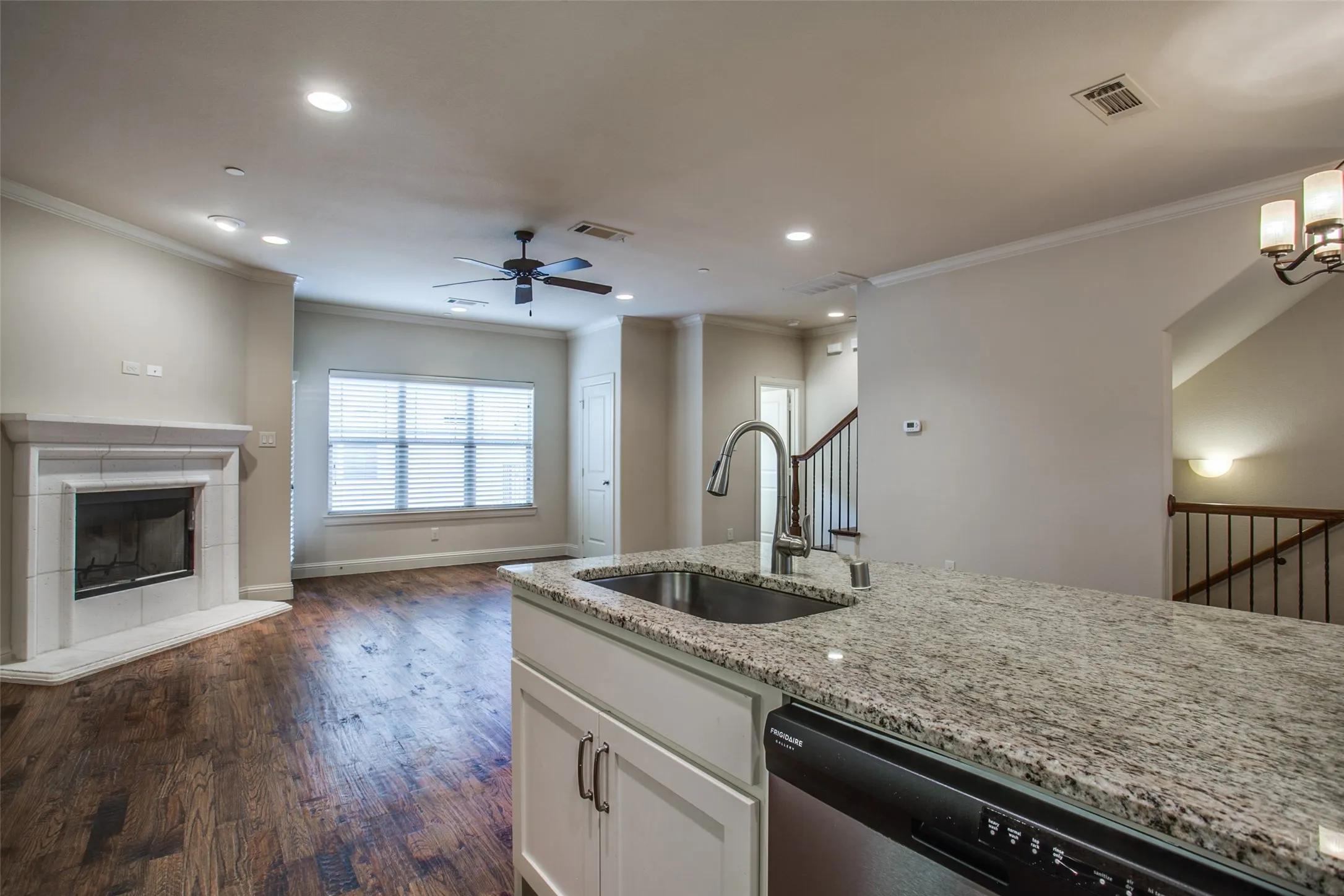 Townhouse For Rent in Dallas County , 6136 Oram Street 2, Dallas, Texas 75206, 2 Bedroom, 3 Bathroom, 2 Garage spaces, 1,579 Sqft, built in 2014, mls#21364310, Real Estate Agent in Dallas, Homes For Rent in Dallas county, Homes For Rent in Dallas, Realtor in Dallas Texas, Real Estate Brokerage Independent Realty Texas, Luminita Cordes Realtor