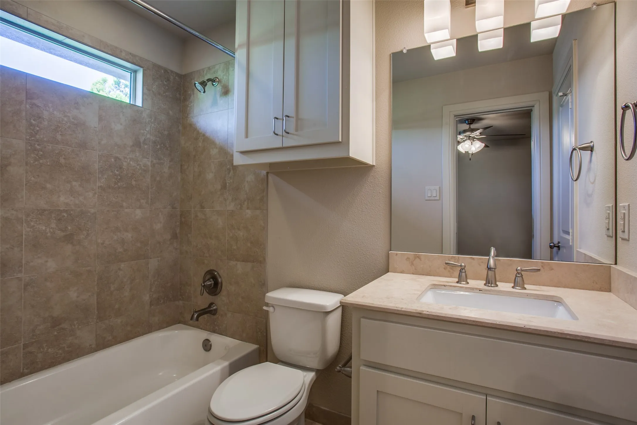 Townhouse For Rent in Dallas County , 6136 Oram Street 2, Dallas, Texas 75206, 2 Bedroom, 3 Bathroom, 2 Garage spaces, 1,579 Sqft, built in 2014, mls#21364310, Real Estate Agent in Dallas, Homes For Rent in Dallas county, Homes For Rent in Dallas, Realtor in Dallas Texas, Real Estate Brokerage Independent Realty Texas, Luminita Cordes Realtor