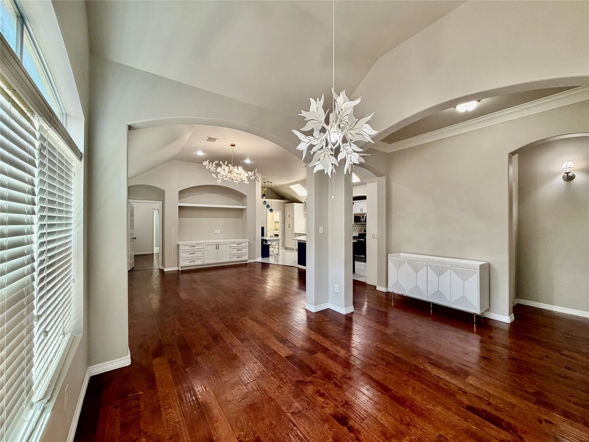 Single Family Residence For Rent in Dallas County , 3720 Prague Mews, Dallas, Texas 75236, 3 Bedroom, 2 Bathroom, 2 Garage spaces, 1,712 Sqft, built in 2007, mls#21364309, Real Estate Agent in Dallas, Homes For Rent in Dallas county, Homes For Rent in Dallas, Realtor in Dallas Texas, Real Estate Brokerage Independent Realty Texas, Luminita Cordes Realtor
