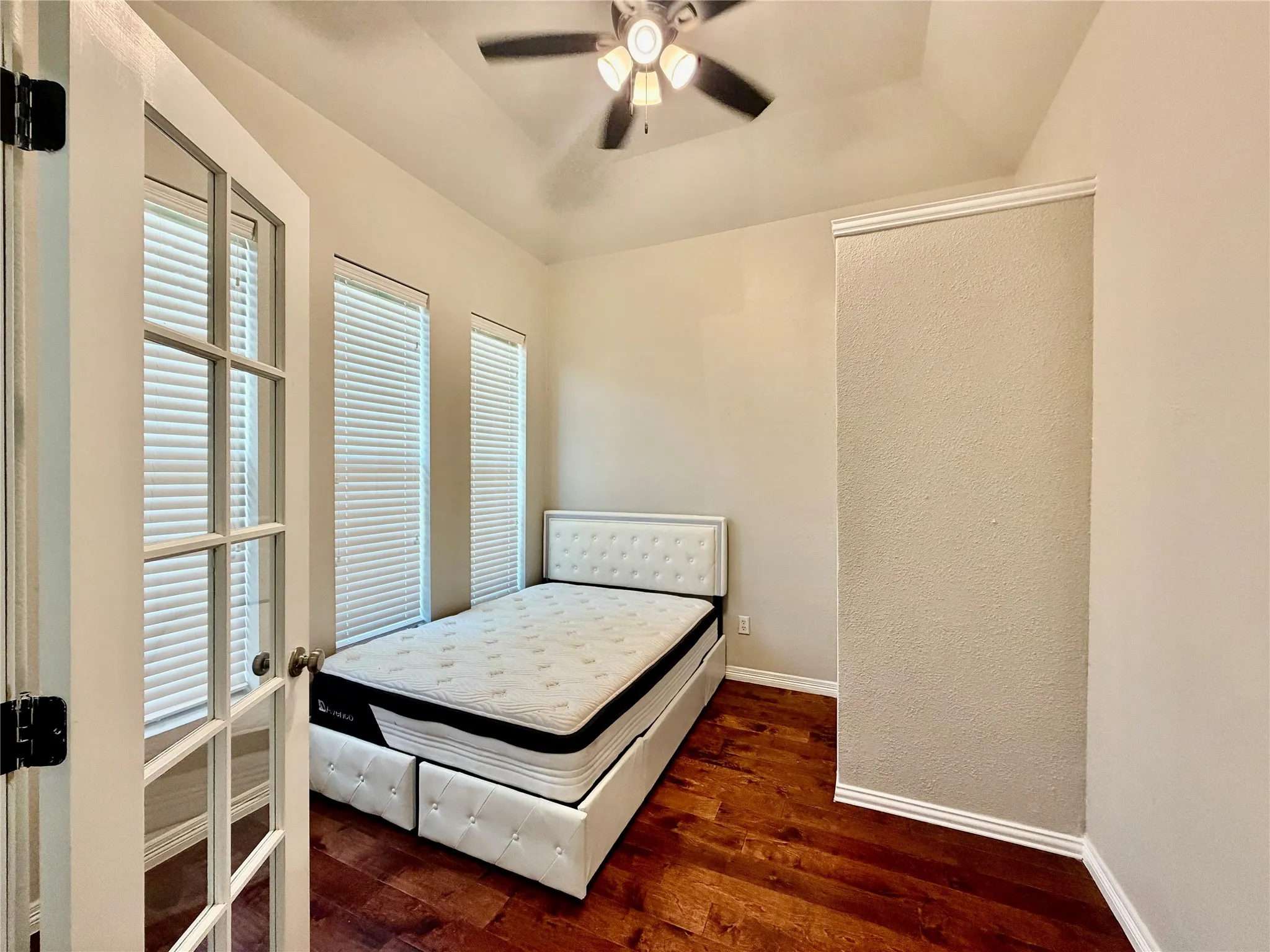 Single Family Residence For Rent in Dallas County , 3720 Prague Mews, Dallas, Texas 75236, 3 Bedroom, 2 Bathroom, 2 Garage spaces, 1,712 Sqft, built in 2007, mls#21364309, Real Estate Agent in Dallas, Homes For Rent in Dallas county, Homes For Rent in Dallas, Realtor in Dallas Texas, Real Estate Brokerage Independent Realty Texas, Luminita Cordes Realtor