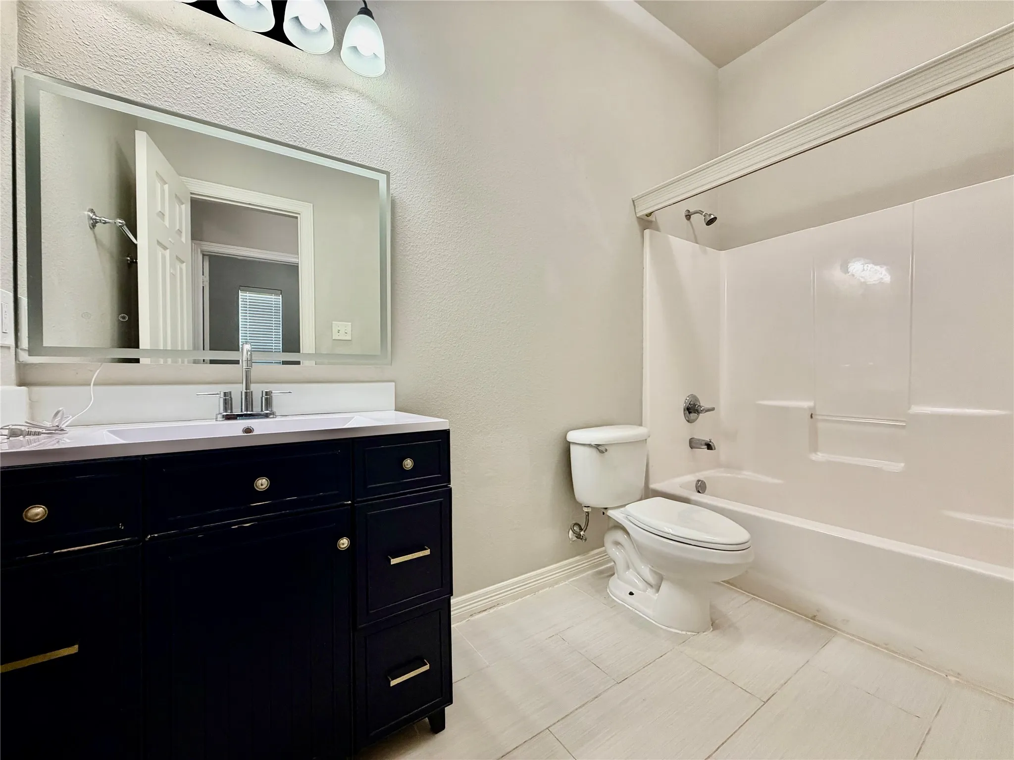 Single Family Residence For Rent in Dallas County , 3720 Prague Mews, Dallas, Texas 75236, 3 Bedroom, 2 Bathroom, 2 Garage spaces, 1,712 Sqft, built in 2007, mls#21364309, Real Estate Agent in Dallas, Homes For Rent in Dallas county, Homes For Rent in Dallas, Realtor in Dallas Texas, Real Estate Brokerage Independent Realty Texas, Luminita Cordes Realtor