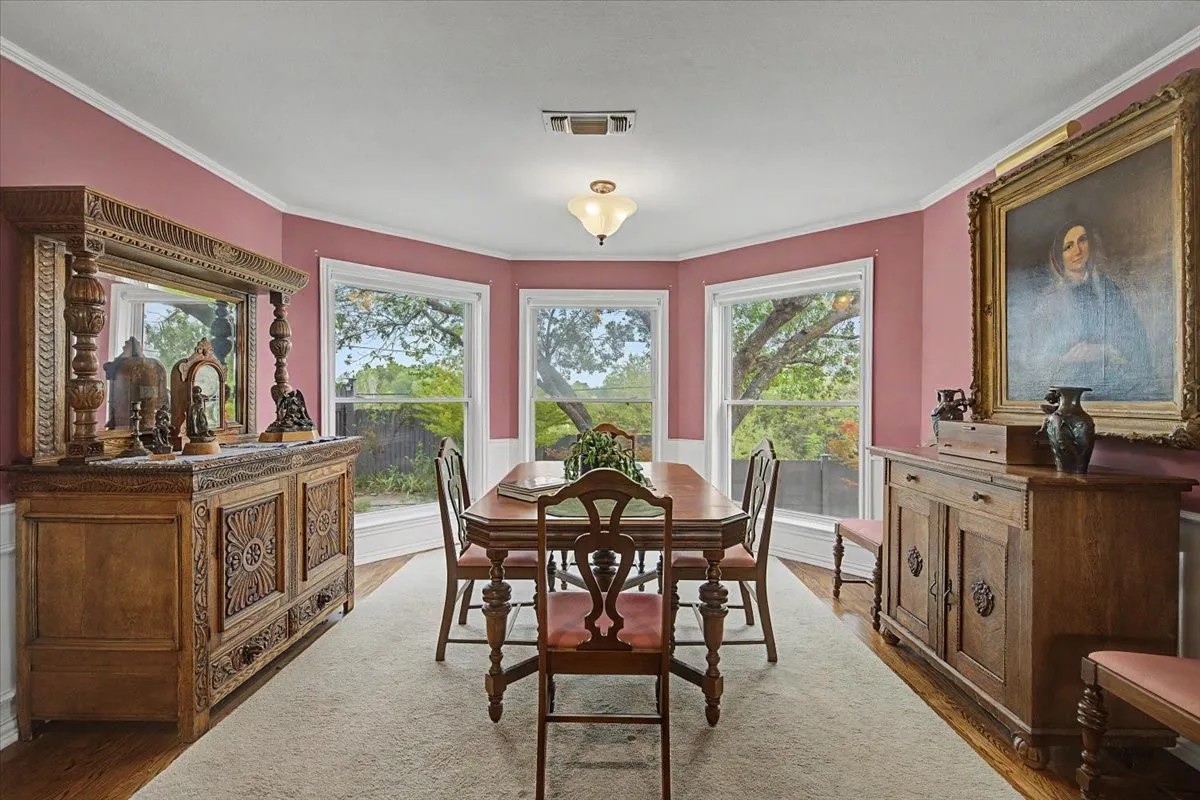 Single Family Residence For Sale in Tarrant County , 8941 Crest Wood Drive, Fort Worth, Texas 76179, 4 Bedroom, 4 Bathroom, 4 Garage spaces, 3,643 Sqft, built in 1984, mls#21362732, Real Estate Agent in Fort Worth, Homes For Sale in Tarrant county, Homes For Sale in Fort Worth, Realtor in Fort Worth Texas, Real Estate Brokerage Independent Realty Texas, Luminita Cordes Realtor