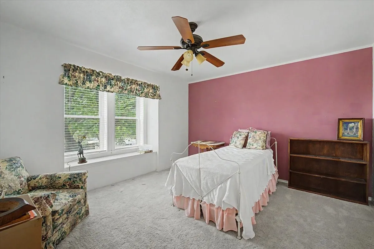 Single Family Residence For Sale in Tarrant County , 8941 Crest Wood Drive, Fort Worth, Texas 76179, 4 Bedroom, 4 Bathroom, 4 Garage spaces, 3,643 Sqft, built in 1984, mls#21362732, Real Estate Agent in Fort Worth, Homes For Sale in Tarrant county, Homes For Sale in Fort Worth, Realtor in Fort Worth Texas, Real Estate Brokerage Independent Realty Texas, Luminita Cordes Realtor