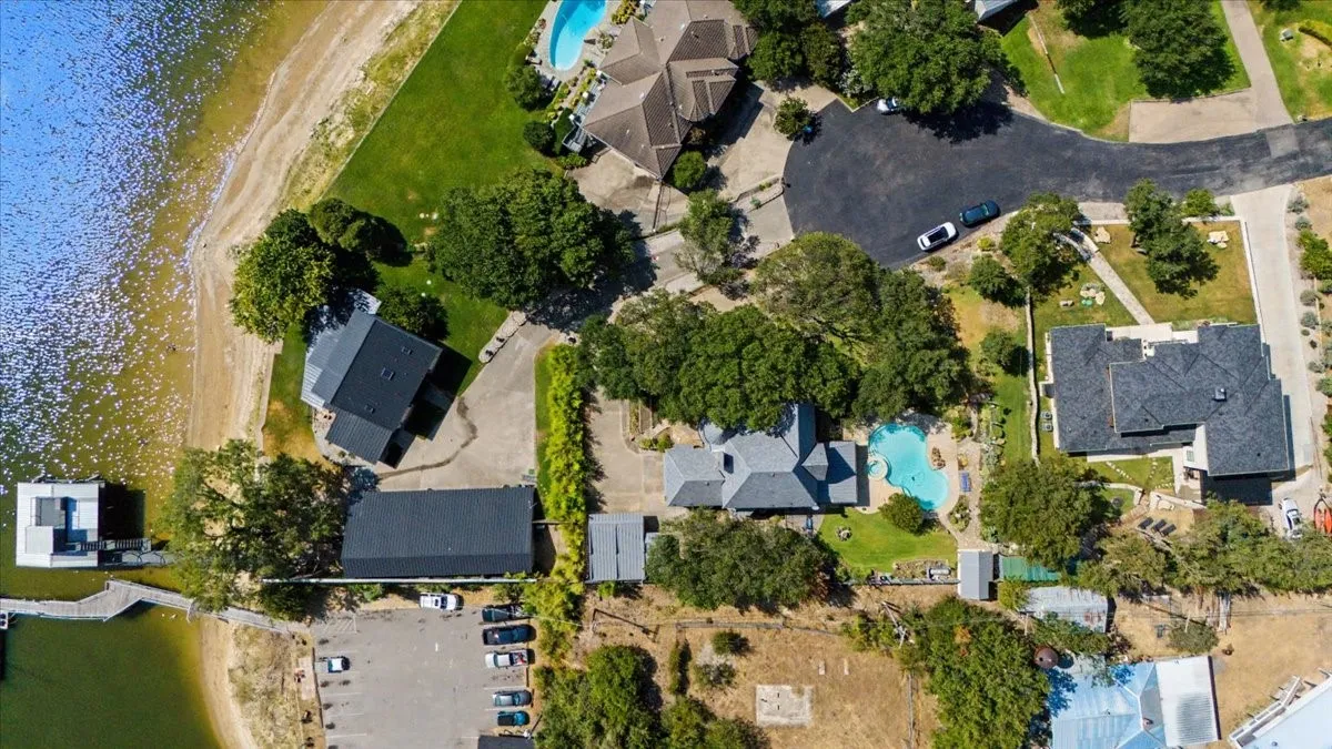 Single Family Residence For Sale in Tarrant County , 8941 Crest Wood Drive, Fort Worth, Texas 76179, 4 Bedroom, 4 Bathroom, 4 Garage spaces, 3,643 Sqft, built in 1984, mls#21362732, Real Estate Agent in Fort Worth, Homes For Sale in Tarrant county, Homes For Sale in Fort Worth, Realtor in Fort Worth Texas, Real Estate Brokerage Independent Realty Texas, Luminita Cordes Realtor