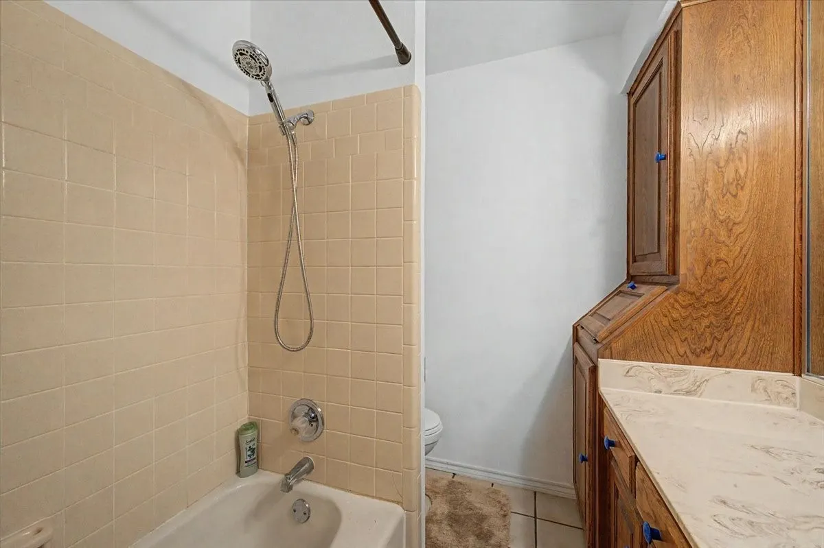 Single Family Residence For Sale in Tarrant County , 8941 Crest Wood Drive, Fort Worth, Texas 76179, 4 Bedroom, 4 Bathroom, 4 Garage spaces, 3,643 Sqft, built in 1984, mls#21362732, Real Estate Agent in Fort Worth, Homes For Sale in Tarrant county, Homes For Sale in Fort Worth, Realtor in Fort Worth Texas, Real Estate Brokerage Independent Realty Texas, Luminita Cordes Realtor