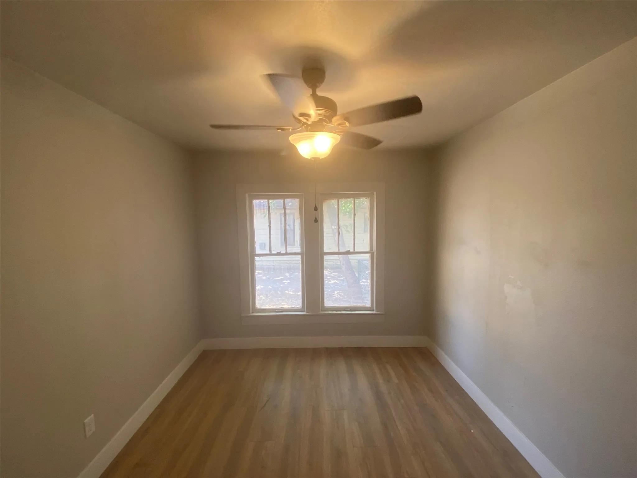 Single Family Residence For Rent in Erath County , 1042 W Tarleton, Stephenville, Texas 76401, 1 Bedroom, 2 Bathroom, 2 Garage spaces, 1,410 Sqft, built in 1935, mls#21364318, Real Estate Agent in Stephenville, Homes For Rent in Erath county, Homes For Rent in Stephenville, Realtor in Stephenville Texas, Real Estate Brokerage Independent Realty Texas, Luminita Cordes Realtor