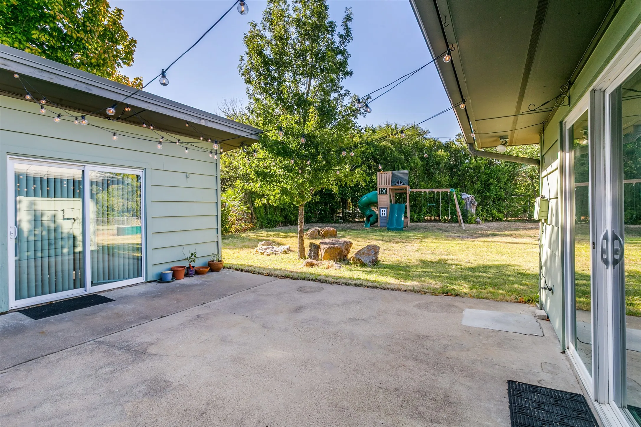 Single Family Residence For Sale in Tarrant County , 5205 Trail Lake Drive, Fort Worth, Texas 76133, 3 Bedroom, 2 Bathroom, Garage spaces, 1,969 Sqft, built in 1955, mls#21363965, Real Estate Agent in Fort Worth, Homes For Sale in Tarrant county, Homes For Sale in Fort Worth, Realtor in Fort Worth Texas, Real Estate Brokerage Independent Realty Texas, Luminita Cordes Realtor
