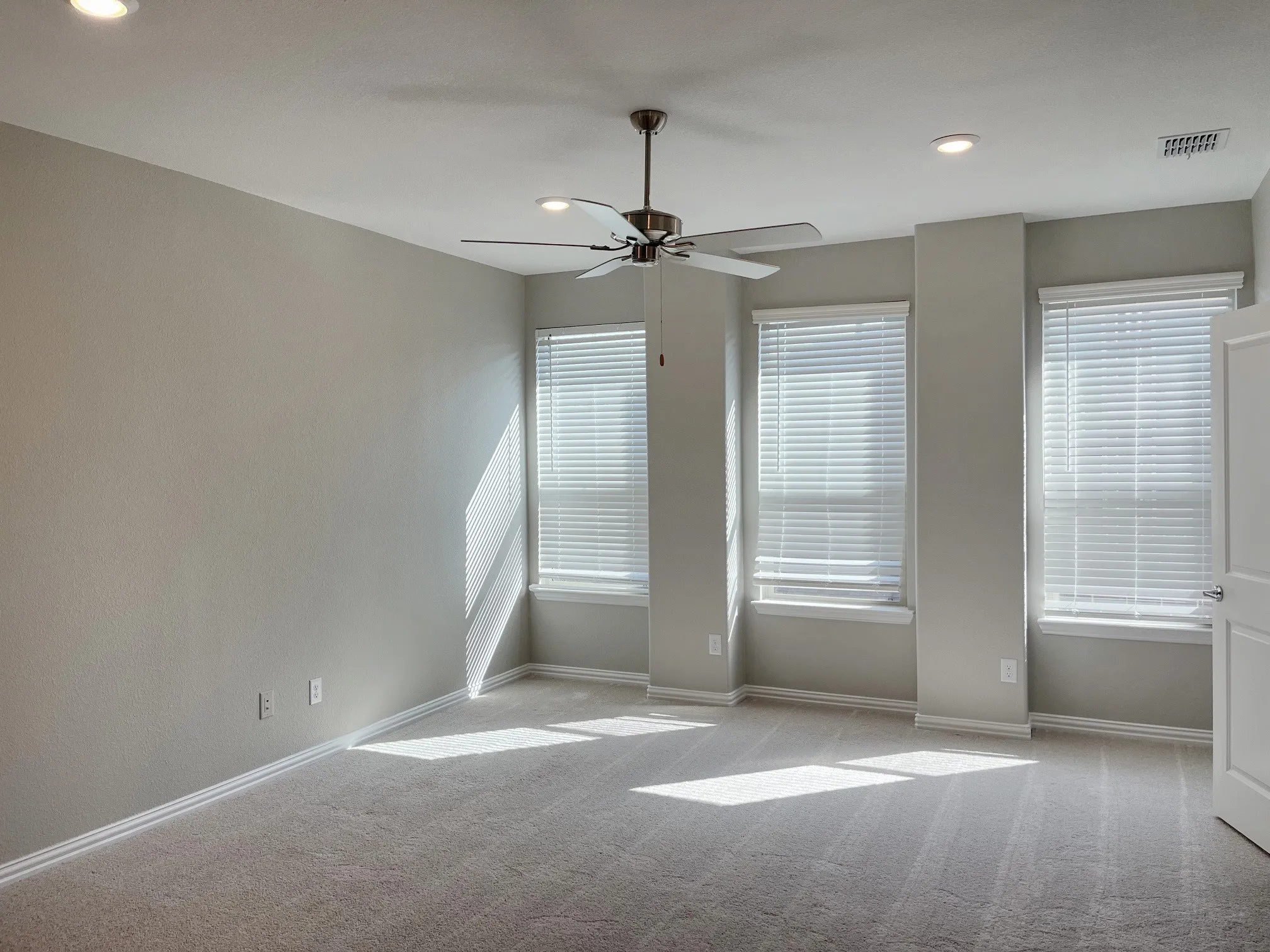 Single Family Residence For Sale in Collin County , 3513 Red Cardinal Court, Mc Kinney, Texas 75071, 4 Bedroom, 4 Bathroom, 2 Garage spaces, 3,098 Sqft, built in 2022, mls#21364218, Real Estate Agent in Mc Kinney, Homes For Sale in Collin county, Homes For Sale in Mc Kinney, Realtor in Mc Kinney Texas, Real Estate Brokerage Independent Realty Texas, Luminita Cordes Realtor