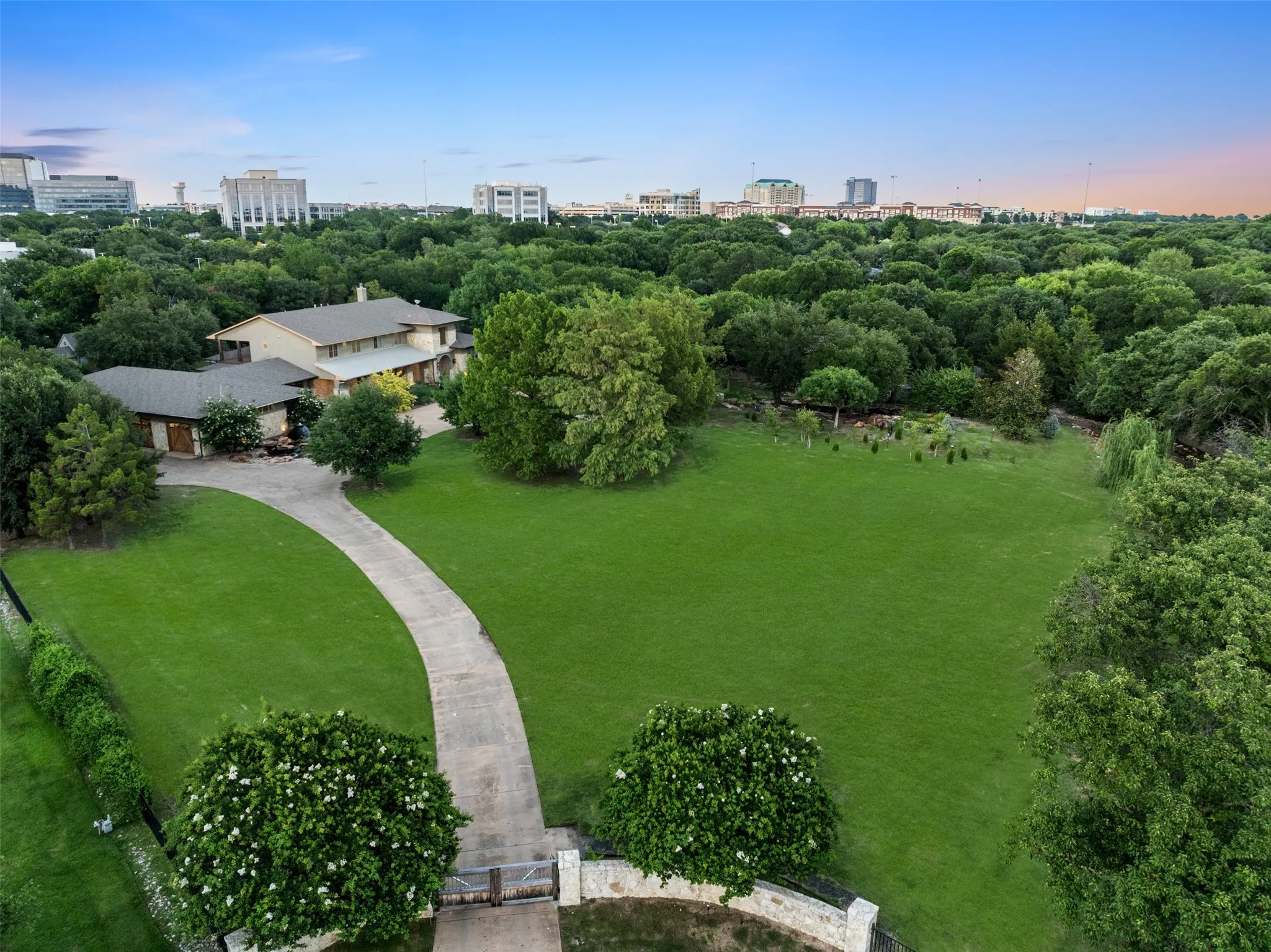 Single Family Residence For Sale in Collin County , 6 Wimbledon Court, Frisco, Texas 75034, 5 Bedroom, 8 Bathroom, 11 Garage spaces, 6,759 Sqft, built in 2008, Price $6,500,000, mls#21362366, Real Estate Agent in Frisco, Homes For Sale in Collin county, Homes For Sale in Frisco, Realtor in Frisco Texas, Real Estate Brokerage Independent Realty Texas, Luminita Cordes Realtor
