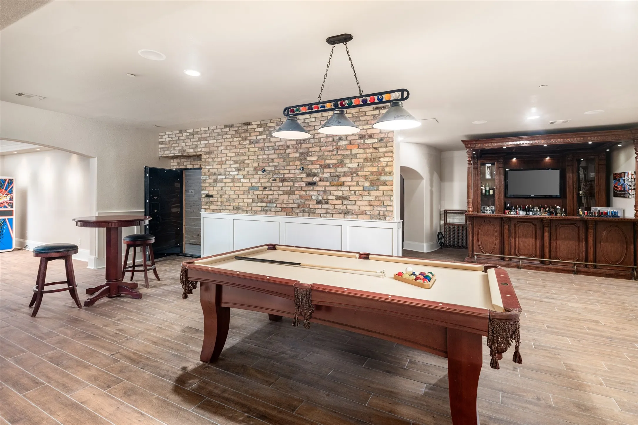 Single Family Residence For Sale in Collin County , 6 Wimbledon Court, Frisco, Texas 75034, 5 Bedroom, 8 Bathroom, 11 Garage spaces, 6,759 Sqft, built in 2008, Price $6,500,000, mls#21362366, Real Estate Agent in Frisco, Homes For Sale in Collin county, Homes For Sale in Frisco, Realtor in Frisco Texas, Real Estate Brokerage Independent Realty Texas, Luminita Cordes Realtor