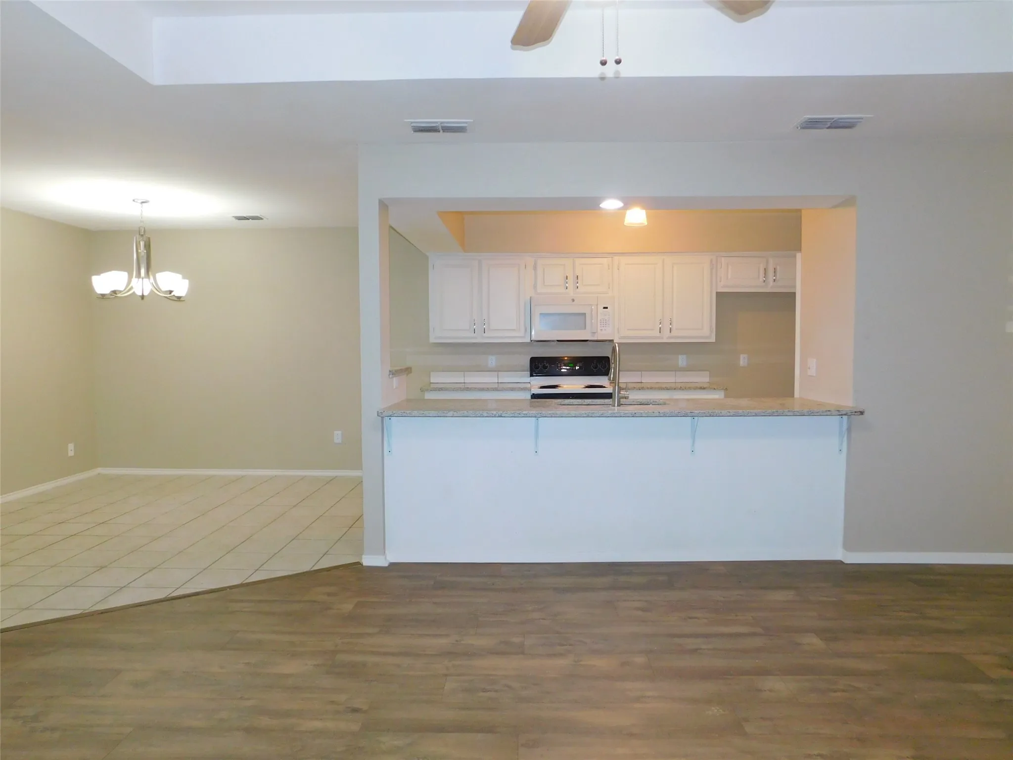 Duplex For Rent in Collin County , 8865 Camfield Way, Frisco, Texas 75033, 3 Bedroom, 2 Bathroom, Garage spaces, 1,287 Sqft, built in 1983, mls#21364316, Real Estate Agent in Frisco, Homes For Rent in Collin county, Homes For Rent in Frisco, Realtor in Frisco Texas, Real Estate Brokerage Independent Realty Texas, Luminita Cordes Realtor
