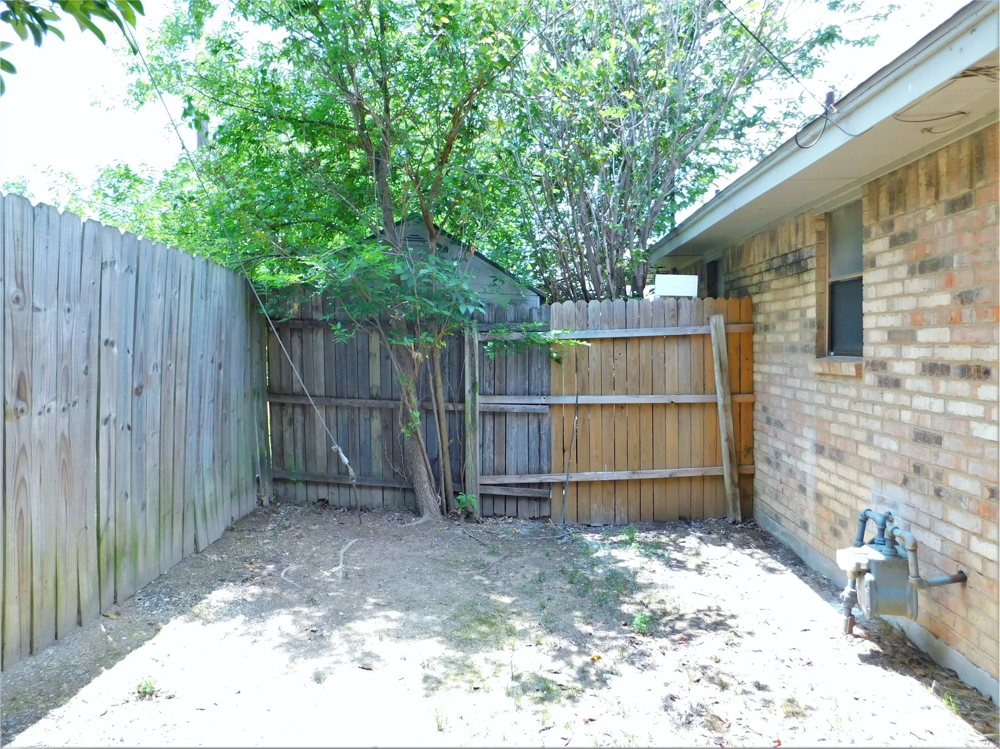 Duplex For Rent in Collin County , 8865 Camfield Way, Frisco, Texas 75033, 3 Bedroom, 2 Bathroom, Garage spaces, 1,287 Sqft, built in 1983, mls#21364316, Real Estate Agent in Frisco, Homes For Rent in Collin county, Homes For Rent in Frisco, Realtor in Frisco Texas, Real Estate Brokerage Independent Realty Texas, Luminita Cordes Realtor