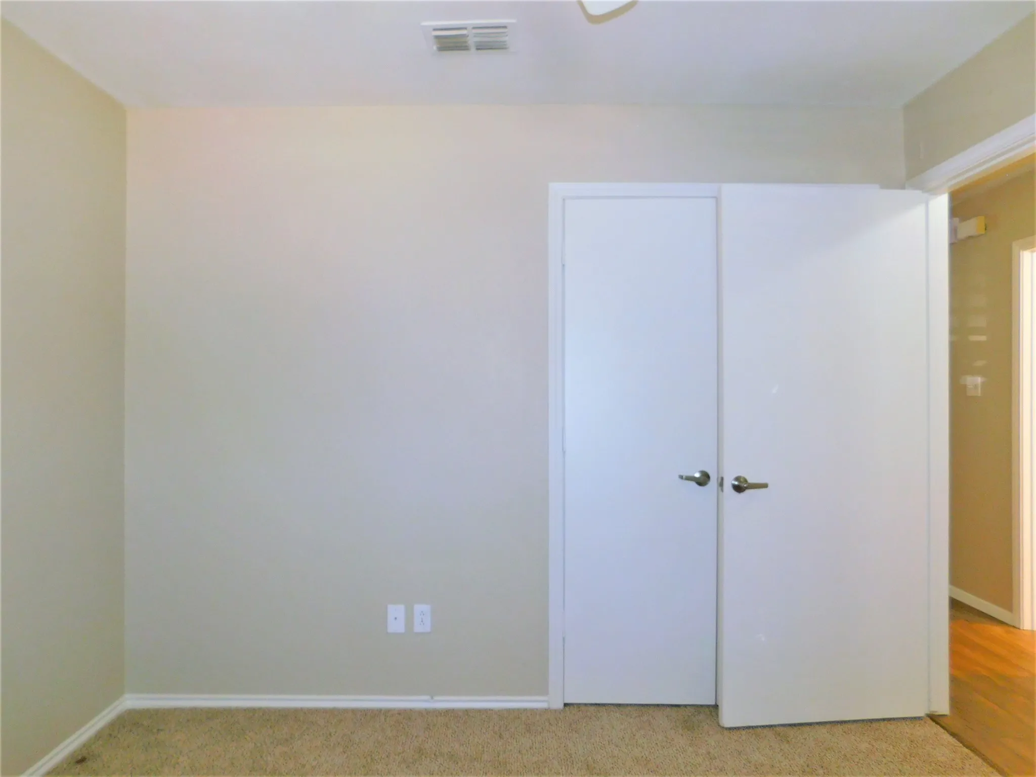 Duplex For Rent in Collin County , 8865 Camfield Way, Frisco, Texas 75033, 3 Bedroom, 2 Bathroom, Garage spaces, 1,287 Sqft, built in 1983, mls#21364316, Real Estate Agent in Frisco, Homes For Rent in Collin county, Homes For Rent in Frisco, Realtor in Frisco Texas, Real Estate Brokerage Independent Realty Texas, Luminita Cordes Realtor