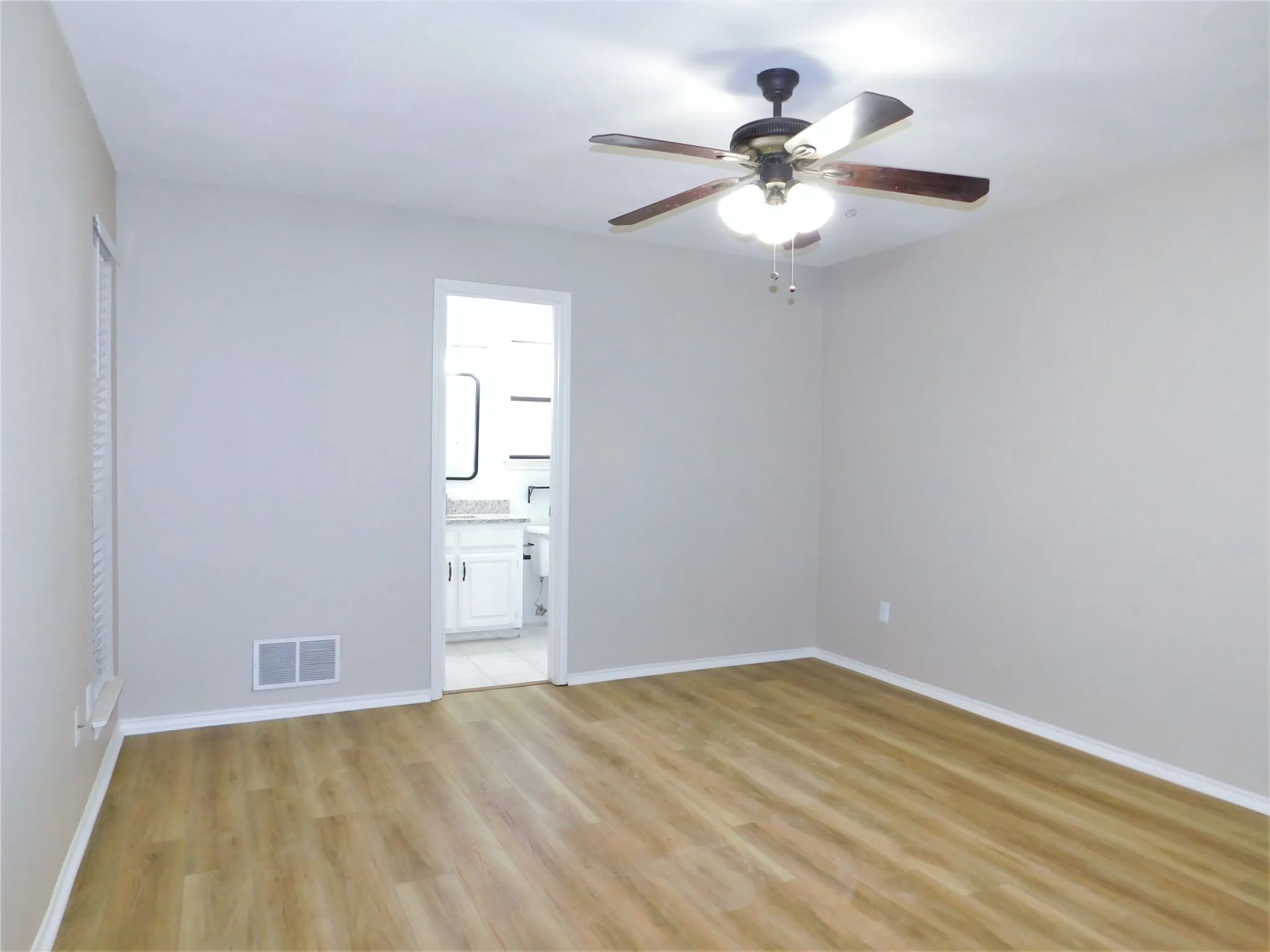 Duplex For Rent in Collin County , 8865 Camfield Way, Frisco, Texas 75033, 3 Bedroom, 2 Bathroom, Garage spaces, 1,287 Sqft, built in 1983, mls#21364316, Real Estate Agent in Frisco, Homes For Rent in Collin county, Homes For Rent in Frisco, Realtor in Frisco Texas, Real Estate Brokerage Independent Realty Texas, Luminita Cordes Realtor