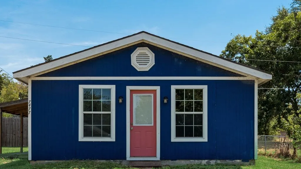 Single Family Residence For Sale in Hunt County , 7477 Scenic Drive, Lone Oak, Texas 75453, 3 Bedroom, 2 Bathroom, Garage spaces, 1,160 Sqft, built in 2009, mls#21364033, Real Estate Agent in Lone Oak, Homes For Sale in Hunt county, Homes For Sale in Lone Oak, Realtor in Lone Oak Texas, Real Estate Brokerage Independent Realty Texas, Luminita Cordes Realtor