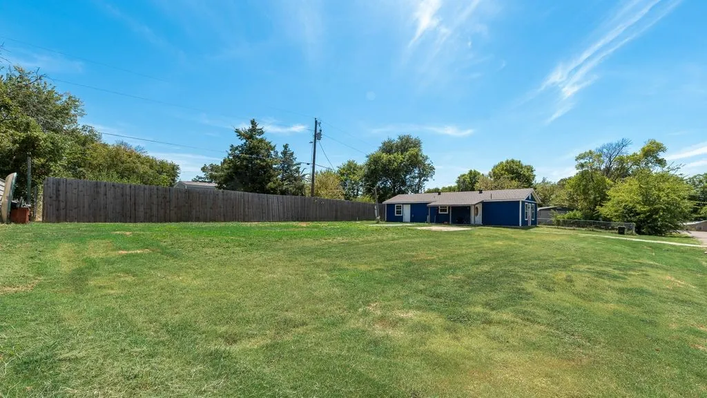Single Family Residence For Sale in Hunt County , 7477 Scenic Drive, Lone Oak, Texas 75453, 3 Bedroom, 2 Bathroom, Garage spaces, 1,160 Sqft, built in 2009, mls#21364033, Real Estate Agent in Lone Oak, Homes For Sale in Hunt county, Homes For Sale in Lone Oak, Realtor in Lone Oak Texas, Real Estate Brokerage Independent Realty Texas, Luminita Cordes Realtor
