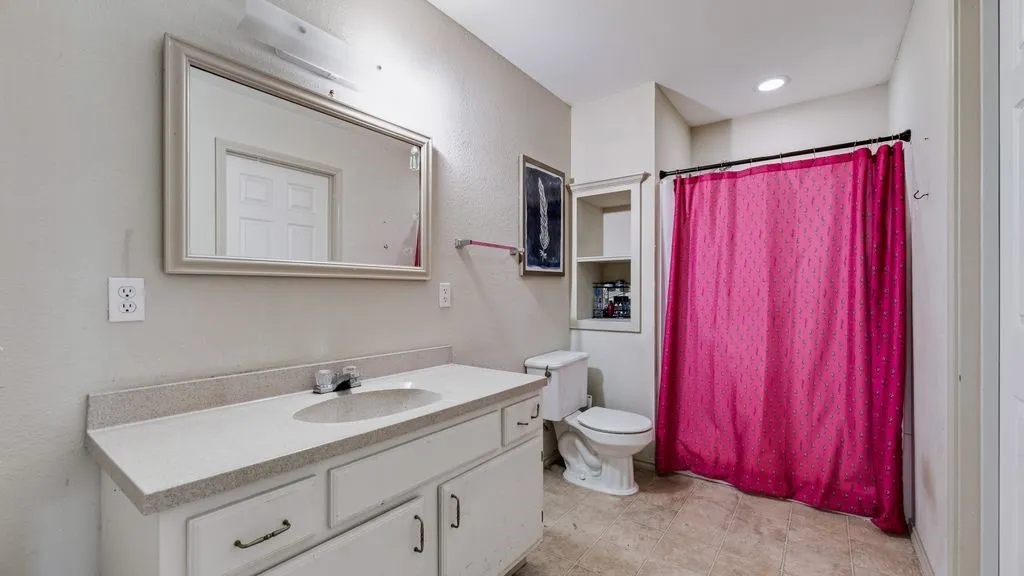 Single Family Residence For Sale in Hunt County , 7477 Scenic Drive, Lone Oak, Texas 75453, 3 Bedroom, 2 Bathroom, Garage spaces, 1,160 Sqft, built in 2009, mls#21364033, Real Estate Agent in Lone Oak, Homes For Sale in Hunt county, Homes For Sale in Lone Oak, Realtor in Lone Oak Texas, Real Estate Brokerage Independent Realty Texas, Luminita Cordes Realtor