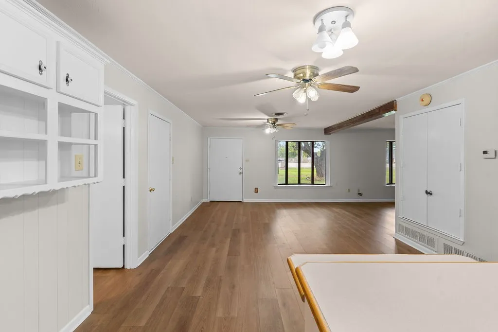 Single Family Residence For Sale in Hunt County , 4006 State HWY 34 S, Greenville, Texas 75402, 2 Bedroom, 2 Bathroom, 1 Garage spaces, 1,684 Sqft, built in 1980, mls#21363702, Real Estate Agent in Greenville, Homes For Sale in Hunt county, Homes For Sale in Greenville, Realtor in Greenville Texas, Real Estate Brokerage Independent Realty Texas, Luminita Cordes Realtor