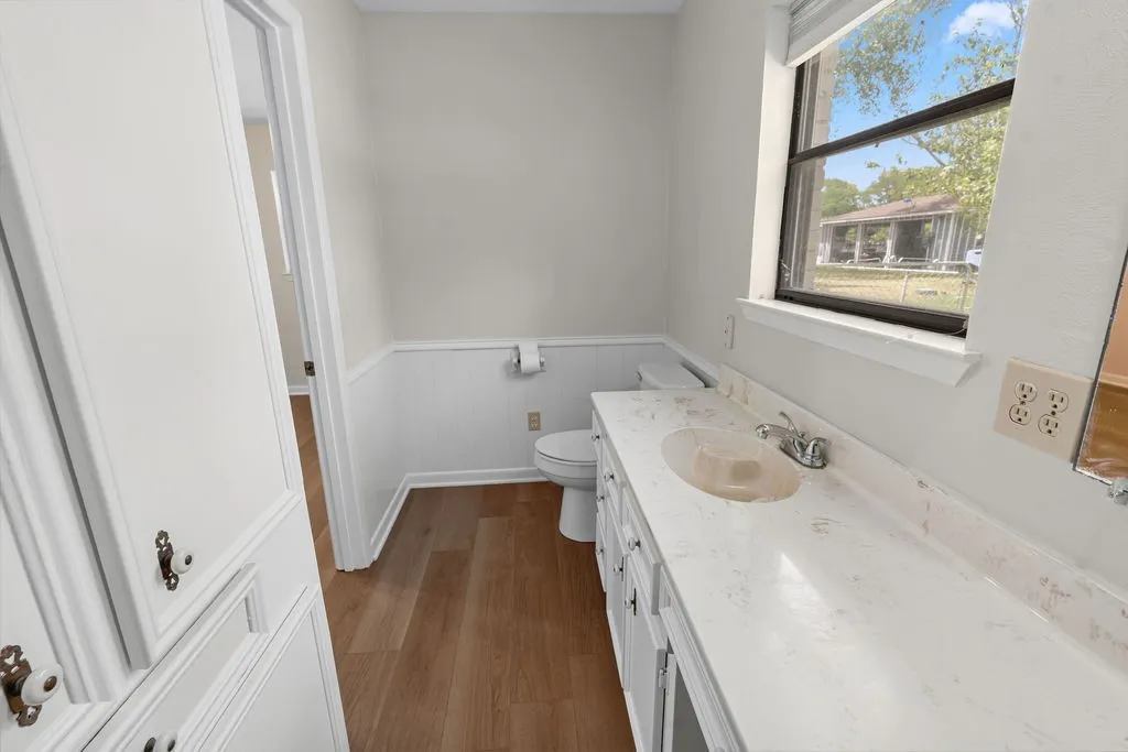 Single Family Residence For Sale in Hunt County , 4006 State HWY 34 S, Greenville, Texas 75402, 2 Bedroom, 2 Bathroom, 1 Garage spaces, 1,684 Sqft, built in 1980, mls#21363702, Real Estate Agent in Greenville, Homes For Sale in Hunt county, Homes For Sale in Greenville, Realtor in Greenville Texas, Real Estate Brokerage Independent Realty Texas, Luminita Cordes Realtor