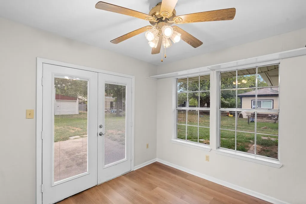 Single Family Residence For Sale in Hunt County , 4006 State HWY 34 S, Greenville, Texas 75402, 2 Bedroom, 2 Bathroom, 1 Garage spaces, 1,684 Sqft, built in 1980, mls#21363702, Real Estate Agent in Greenville, Homes For Sale in Hunt county, Homes For Sale in Greenville, Realtor in Greenville Texas, Real Estate Brokerage Independent Realty Texas, Luminita Cordes Realtor