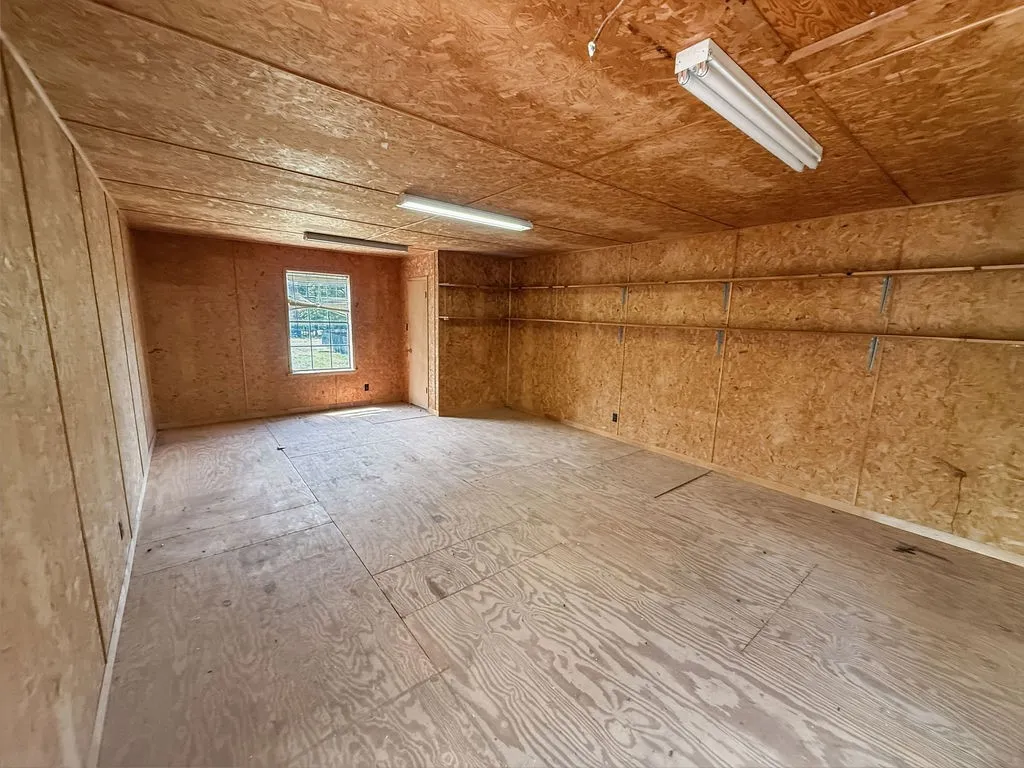 Single Family Residence For Sale in Hunt County , 4006 State HWY 34 S, Greenville, Texas 75402, 2 Bedroom, 2 Bathroom, 1 Garage spaces, 1,684 Sqft, built in 1980, mls#21363702, Real Estate Agent in Greenville, Homes For Sale in Hunt county, Homes For Sale in Greenville, Realtor in Greenville Texas, Real Estate Brokerage Independent Realty Texas, Luminita Cordes Realtor