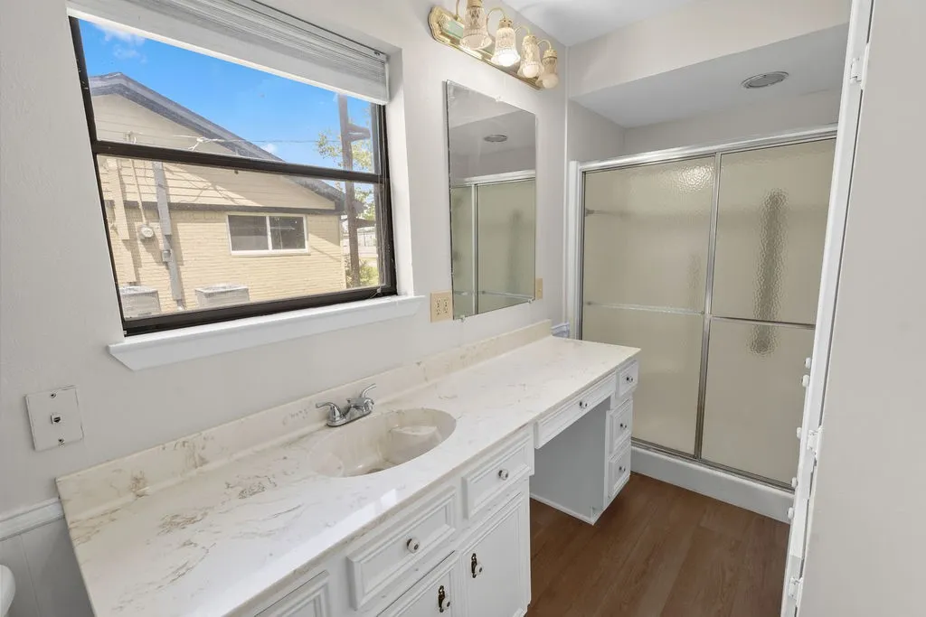 Single Family Residence For Sale in Hunt County , 4006 State HWY 34 S, Greenville, Texas 75402, 2 Bedroom, 2 Bathroom, 1 Garage spaces, 1,684 Sqft, built in 1980, mls#21363702, Real Estate Agent in Greenville, Homes For Sale in Hunt county, Homes For Sale in Greenville, Realtor in Greenville Texas, Real Estate Brokerage Independent Realty Texas, Luminita Cordes Realtor